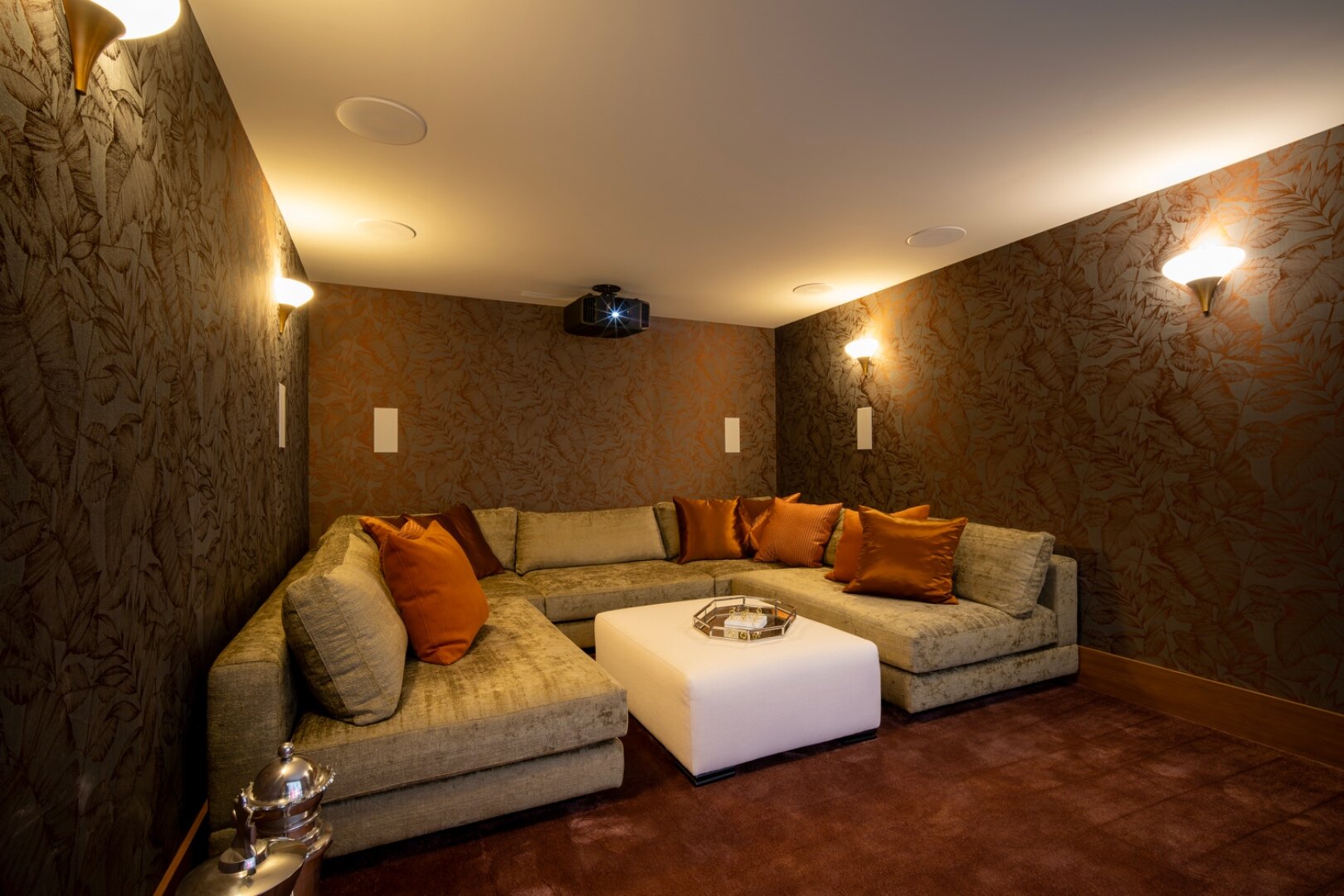 Villa in El Herrojo - when sheer luxury meets sophistication & opulence, a perfect property is born