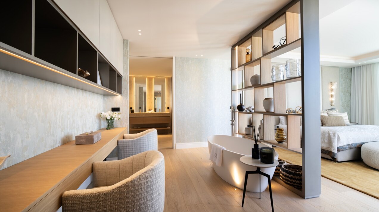 Villa in El Herrojo - when sheer luxury meets sophistication & opulence, a perfect property is born
