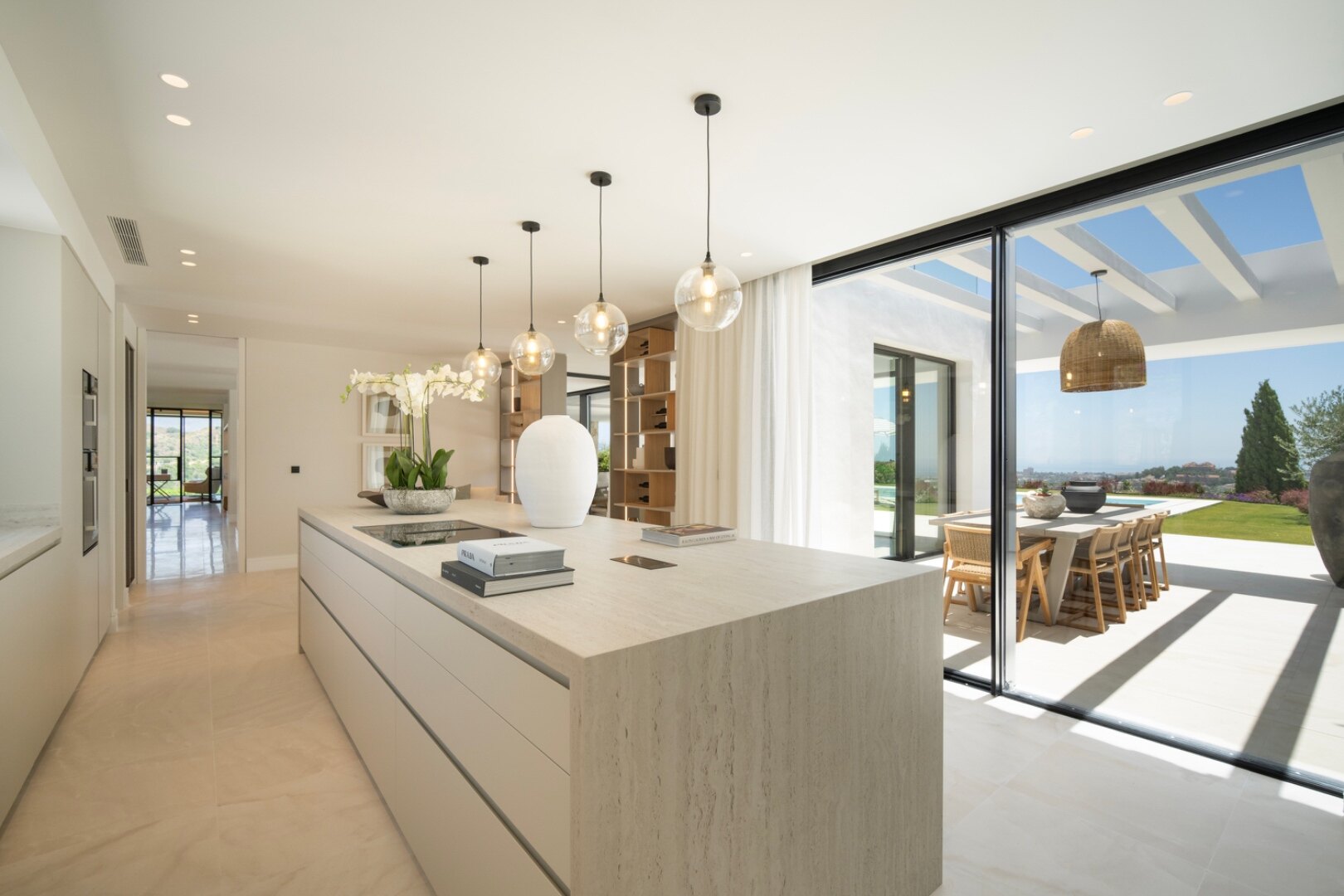 Villa in El Herrojo - when sheer luxury meets sophistication & opulence, a perfect property is born