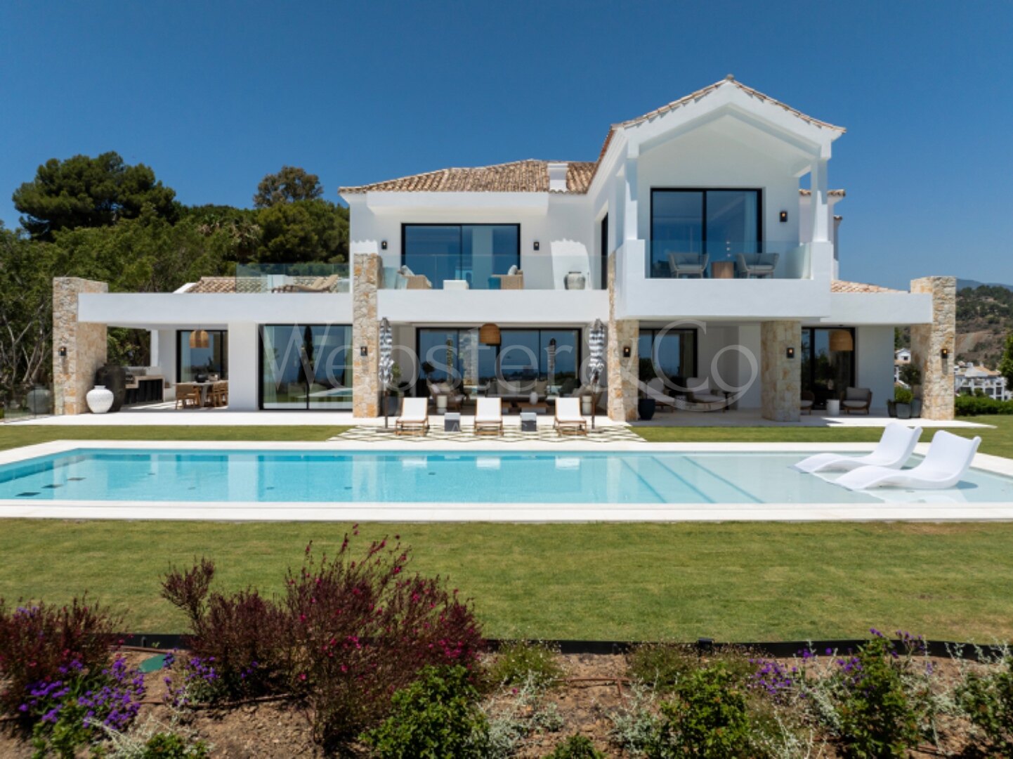 Lujo y elegancia en perfecta armonía — nace una villa icónica