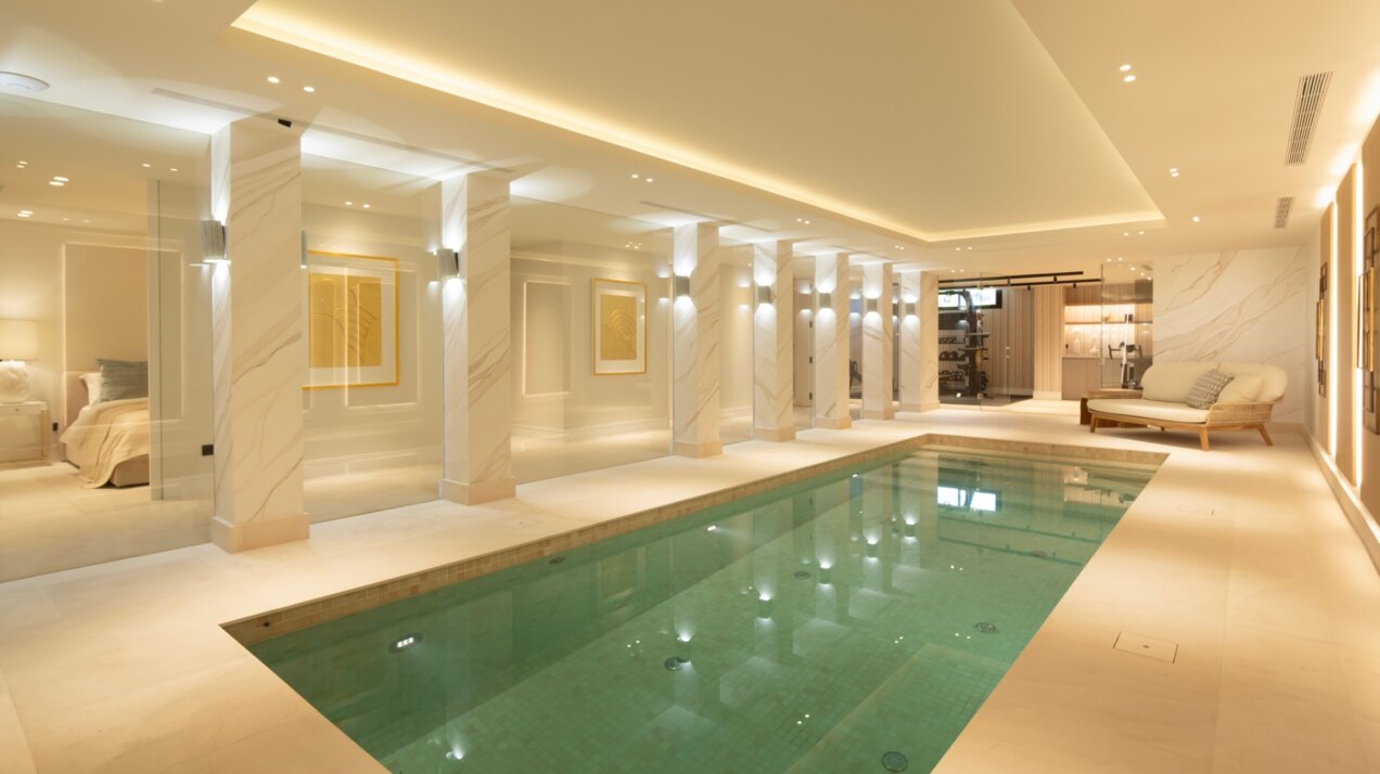 Villa in El Herrojo - when sheer luxury meets sophistication & opulence, a perfect property is born