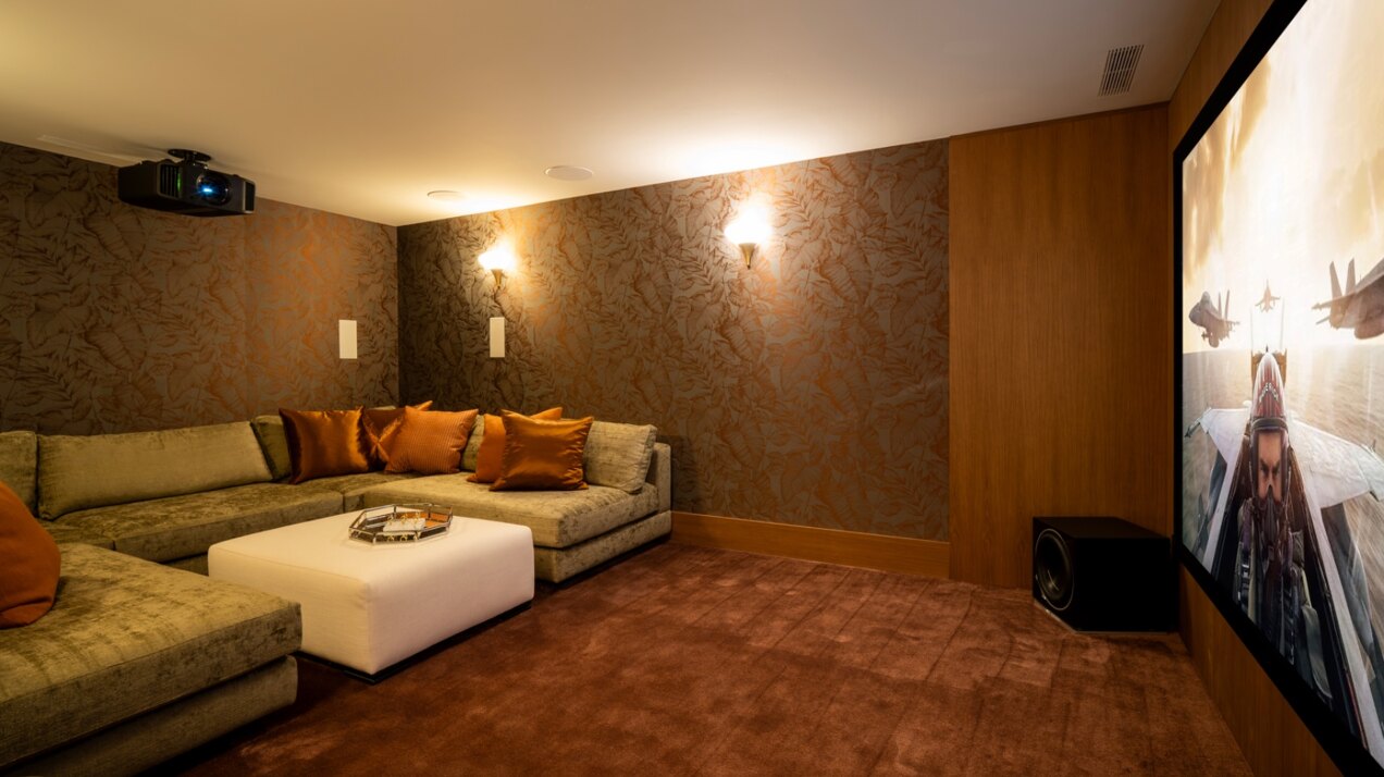 Villa in El Herrojo - when sheer luxury meets sophistication & opulence, a perfect property is born