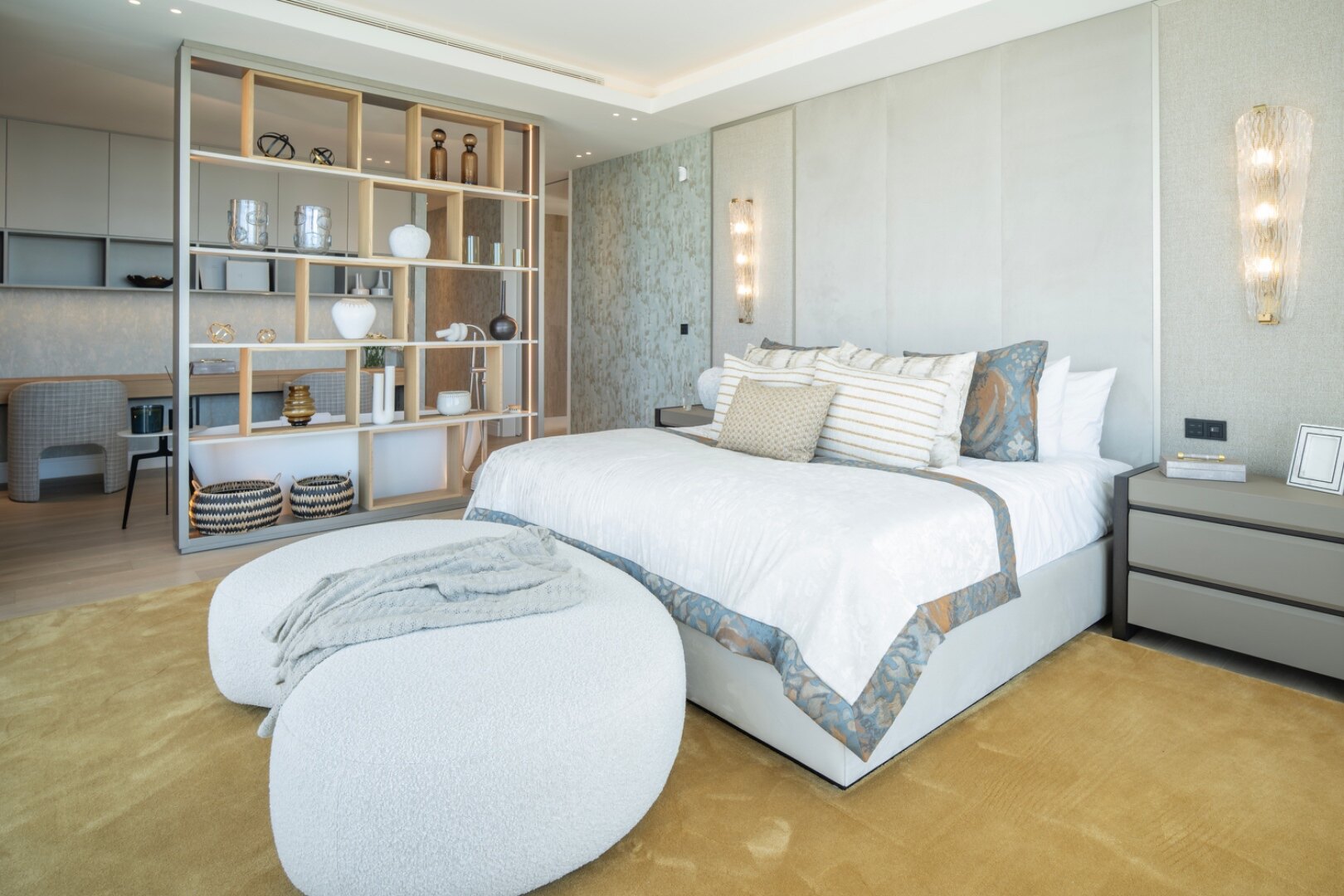 Villa in El Herrojo - when sheer luxury meets sophistication & opulence, a perfect property is born