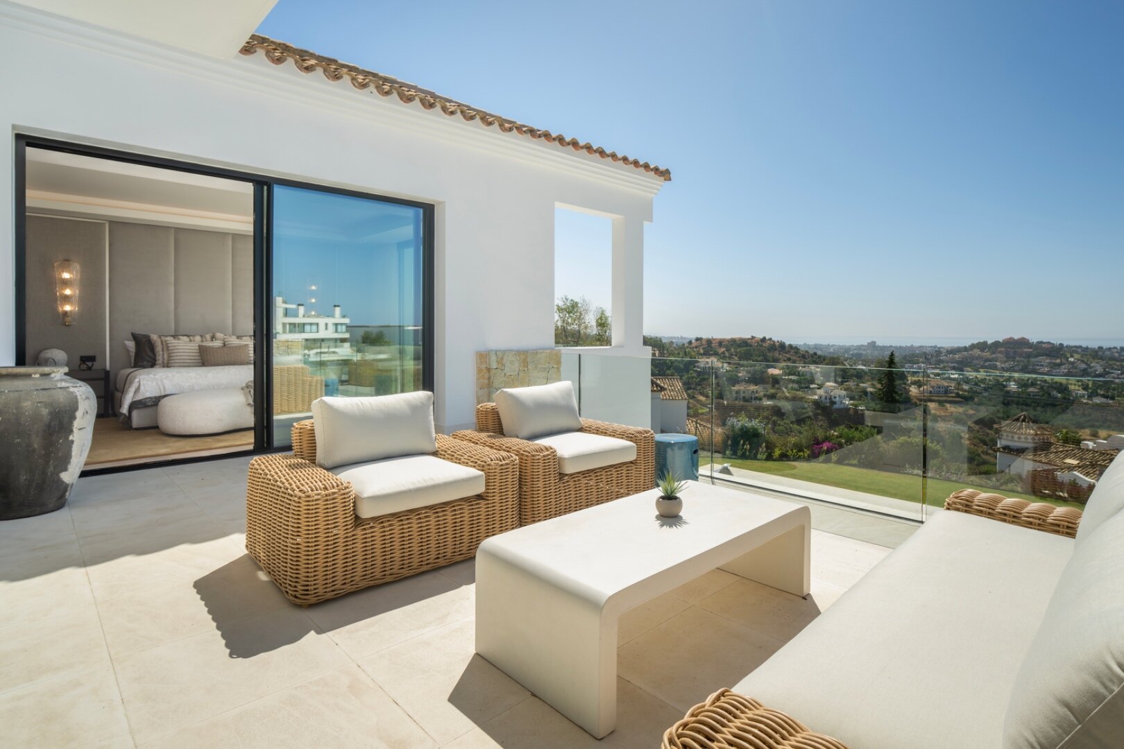 Villa in El Herrojo - when sheer luxury meets sophistication & opulence, a perfect property is born