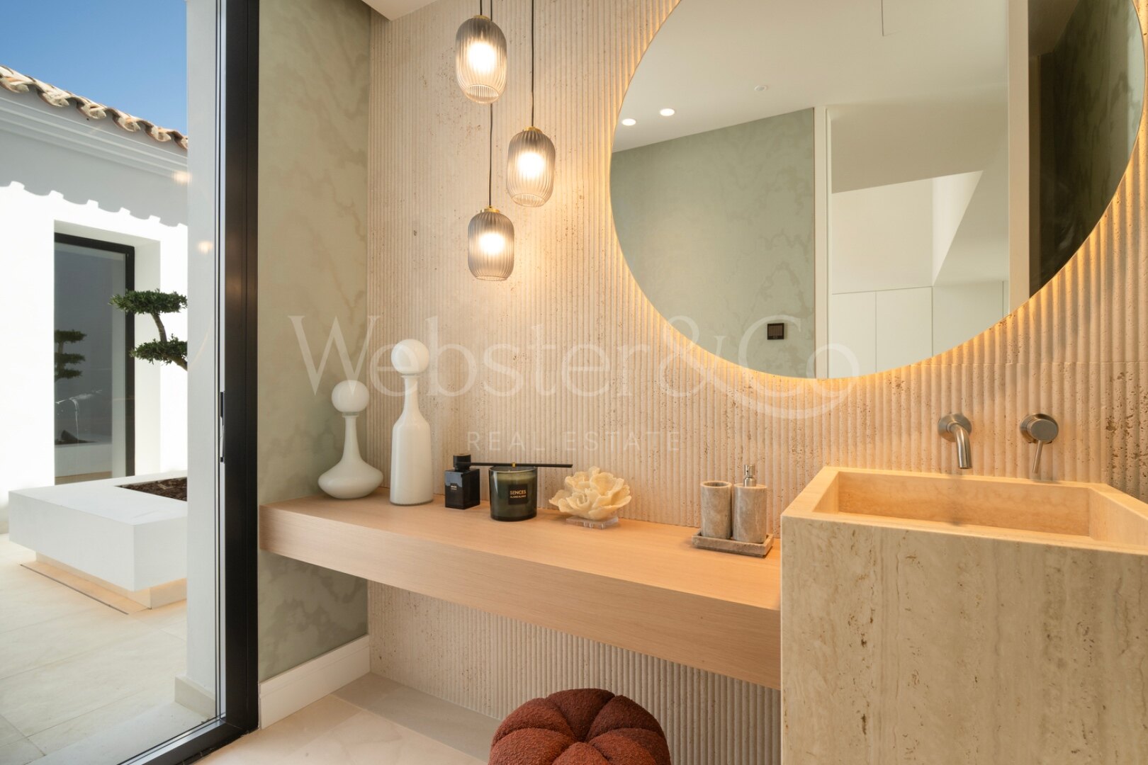 Lujo y elegancia en perfecta armonía — nace una villa icónica