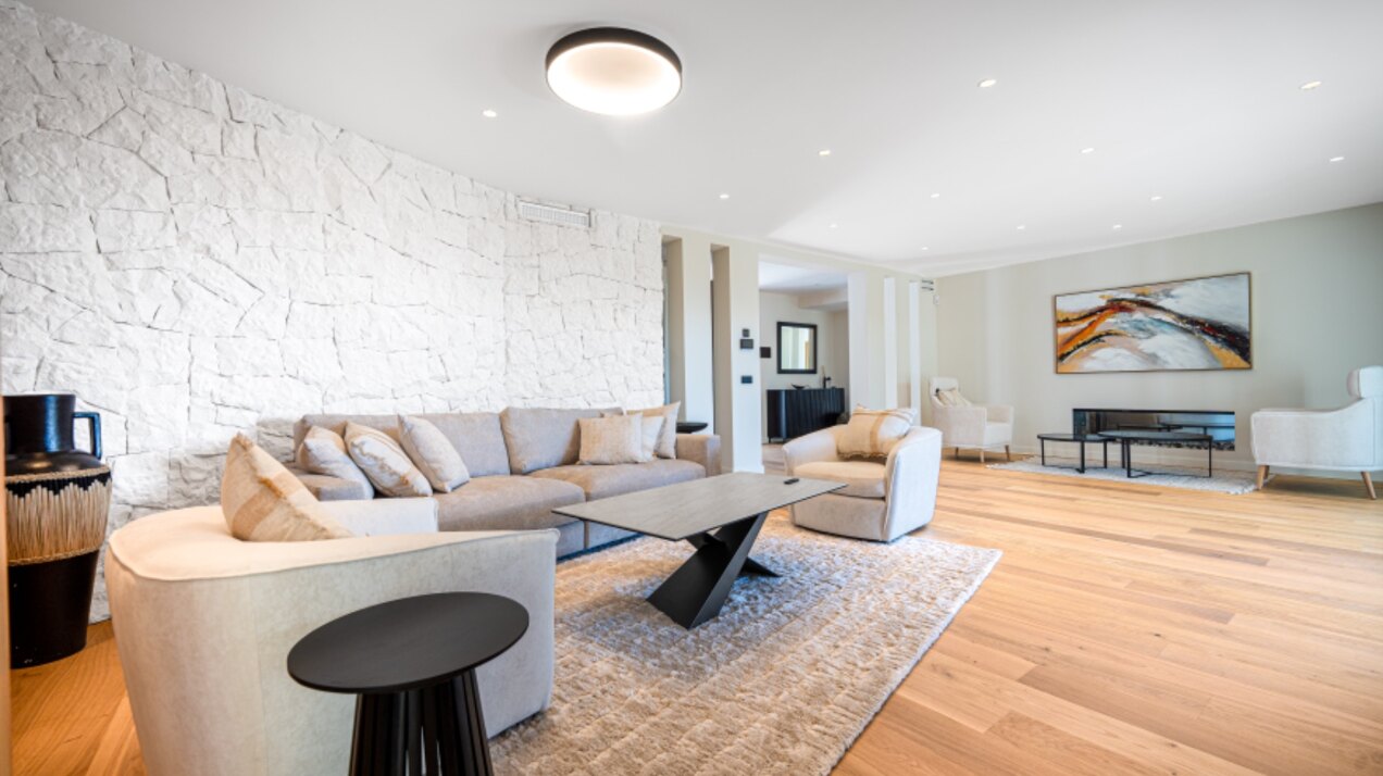This villa, a masterclass in simplistic chic and sophisticated modernity, is a true gem in Nagueles