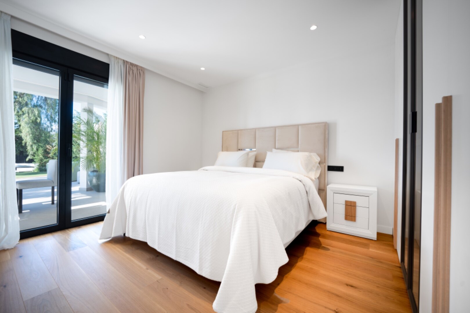This villa, a masterclass in simplistic chic and sophisticated modernity, is a true gem in Nagueles
