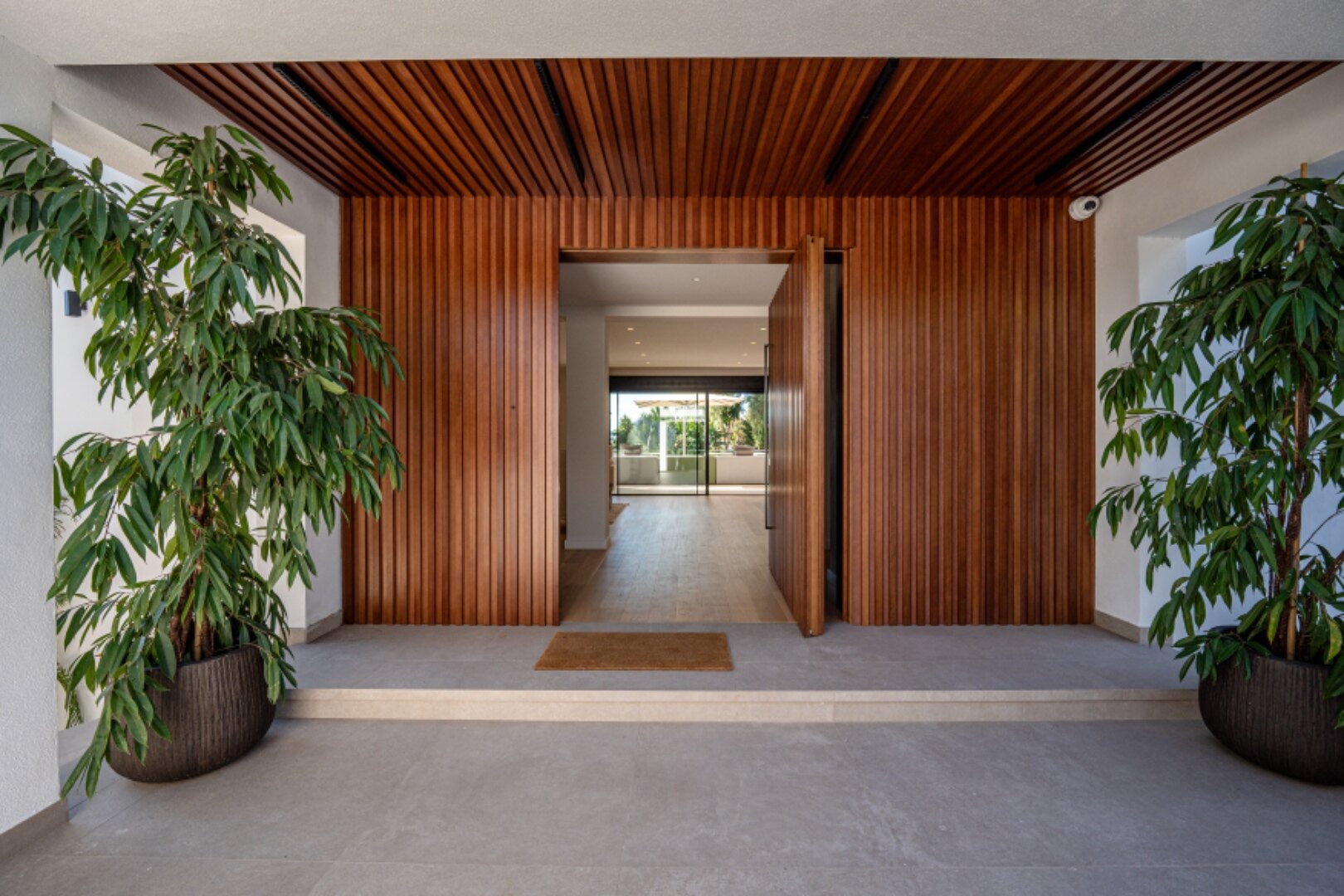 This villa, a masterclass in simplistic chic and sophisticated modernity, is a true gem in Nagueles
