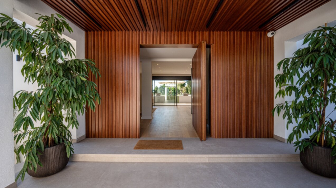 This villa, a masterclass in simplistic chic and sophisticated modernity, is a true gem in Nagueles
