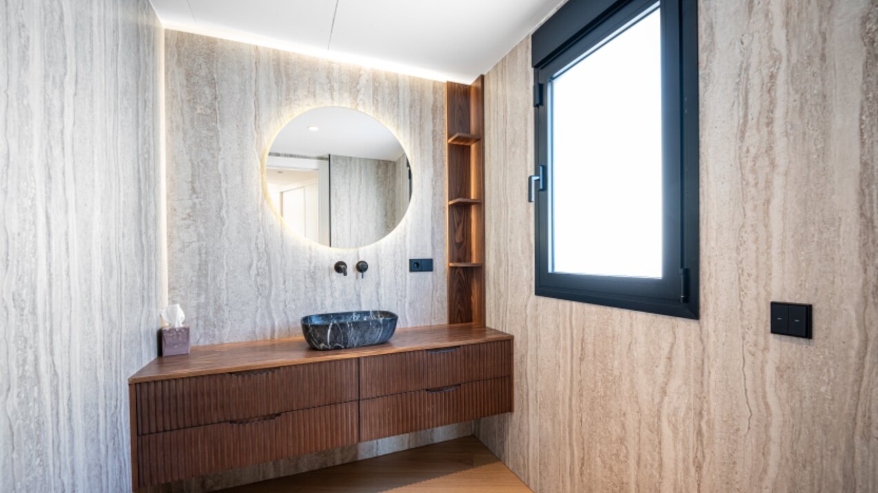 This villa, a masterclass in simplistic chic and sophisticated modernity, is a true gem in Nagueles