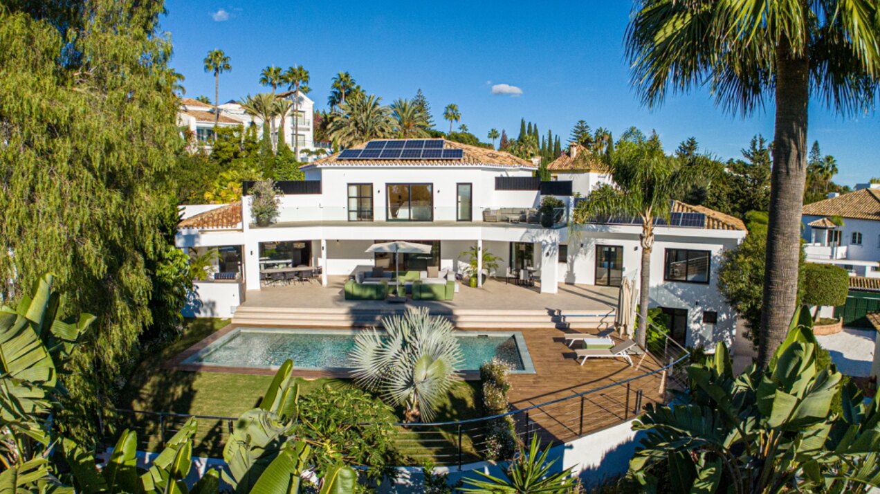 This villa, a masterclass in simplistic chic and sophisticated modernity, is a true gem in Nagueles