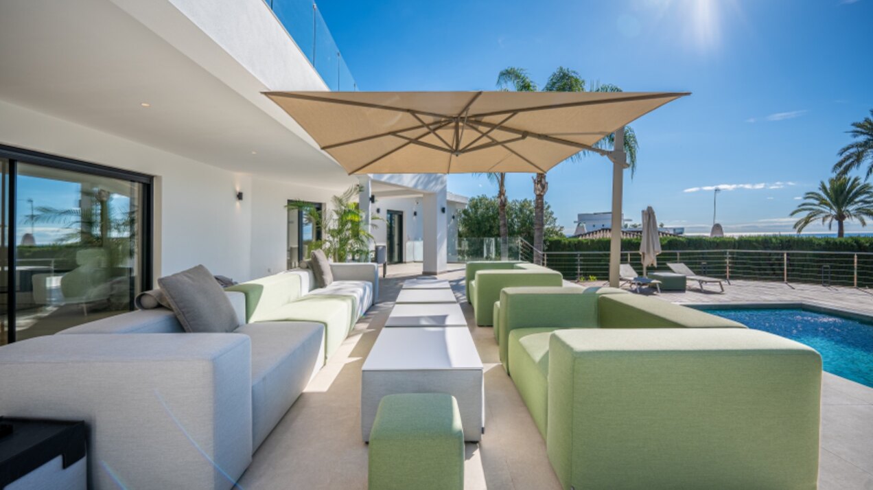 This villa, a masterclass in simplistic chic and sophisticated modernity, is a true gem in Nagueles