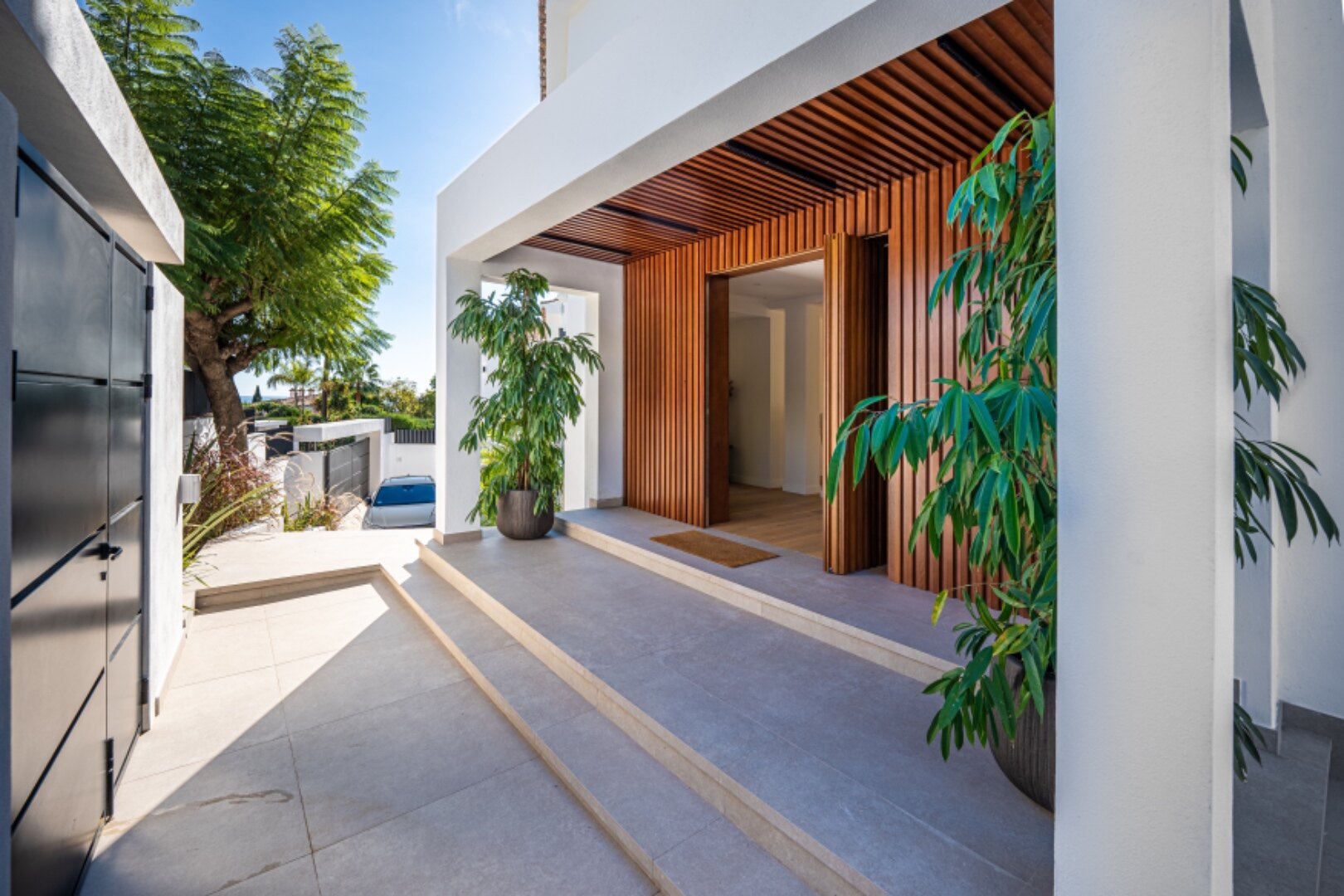 This villa, a masterclass in simplistic chic and sophisticated modernity, is a true gem in Nagueles