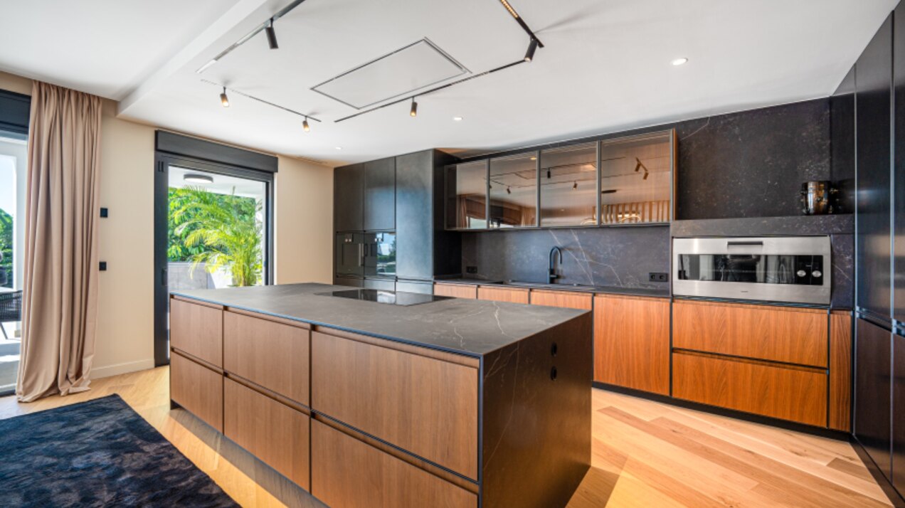 This villa, a masterclass in simplistic chic and sophisticated modernity, is a true gem in Nagueles
