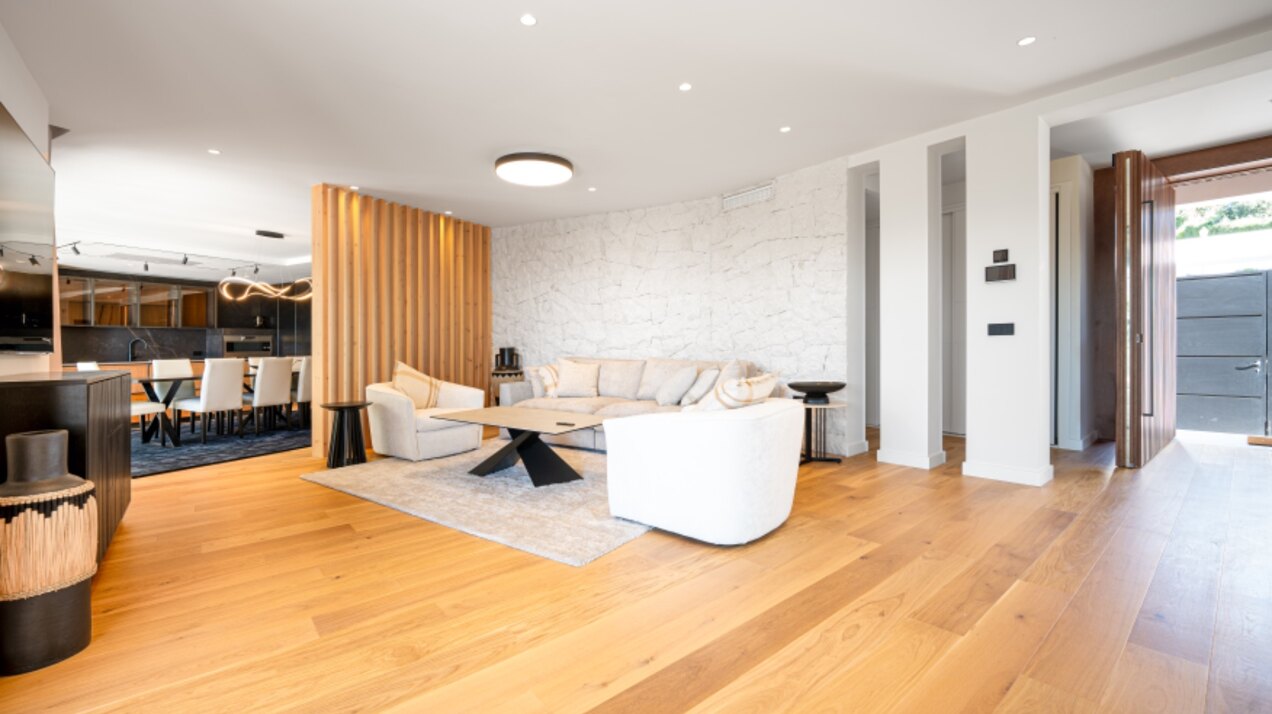 This villa, a masterclass in simplistic chic and sophisticated modernity, is a true gem in Nagueles