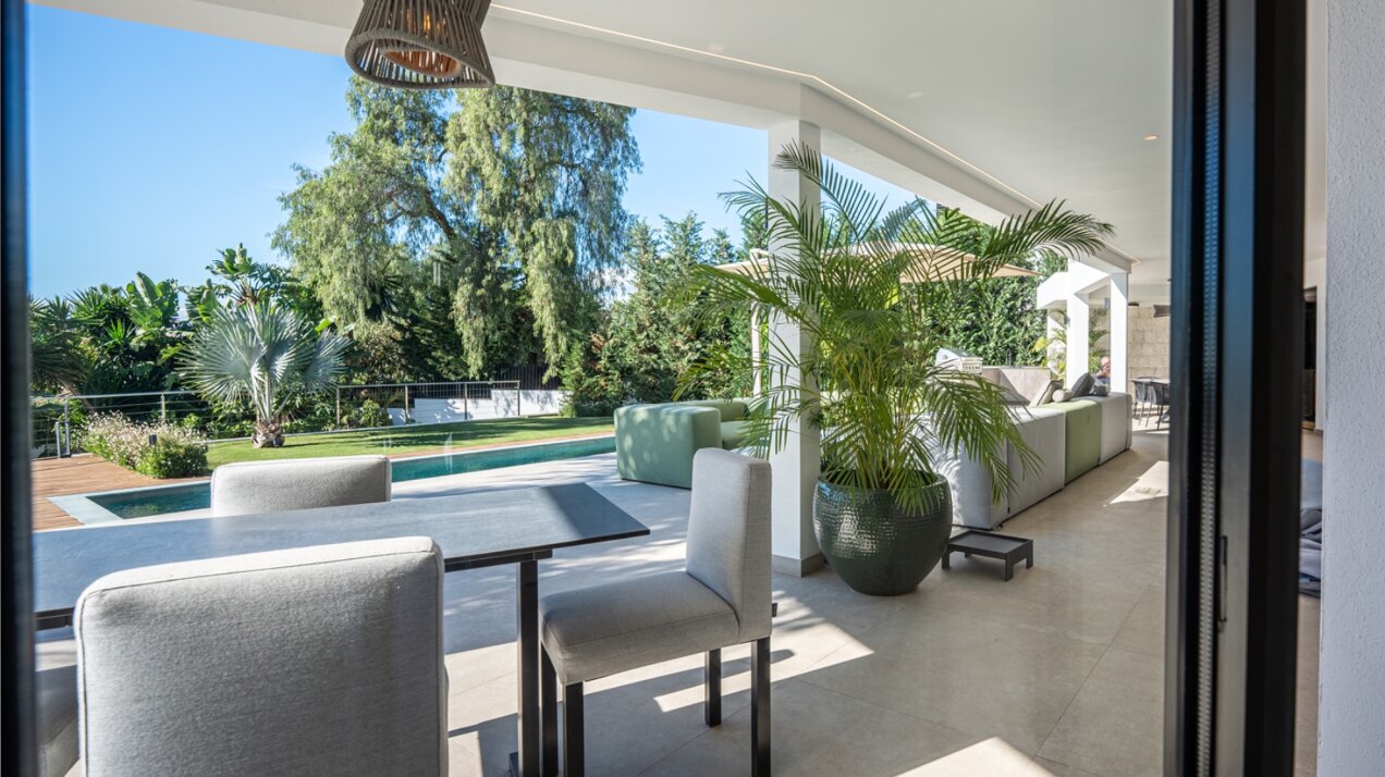 This villa, a masterclass in simplistic chic and sophisticated modernity, is a true gem in Nagueles
