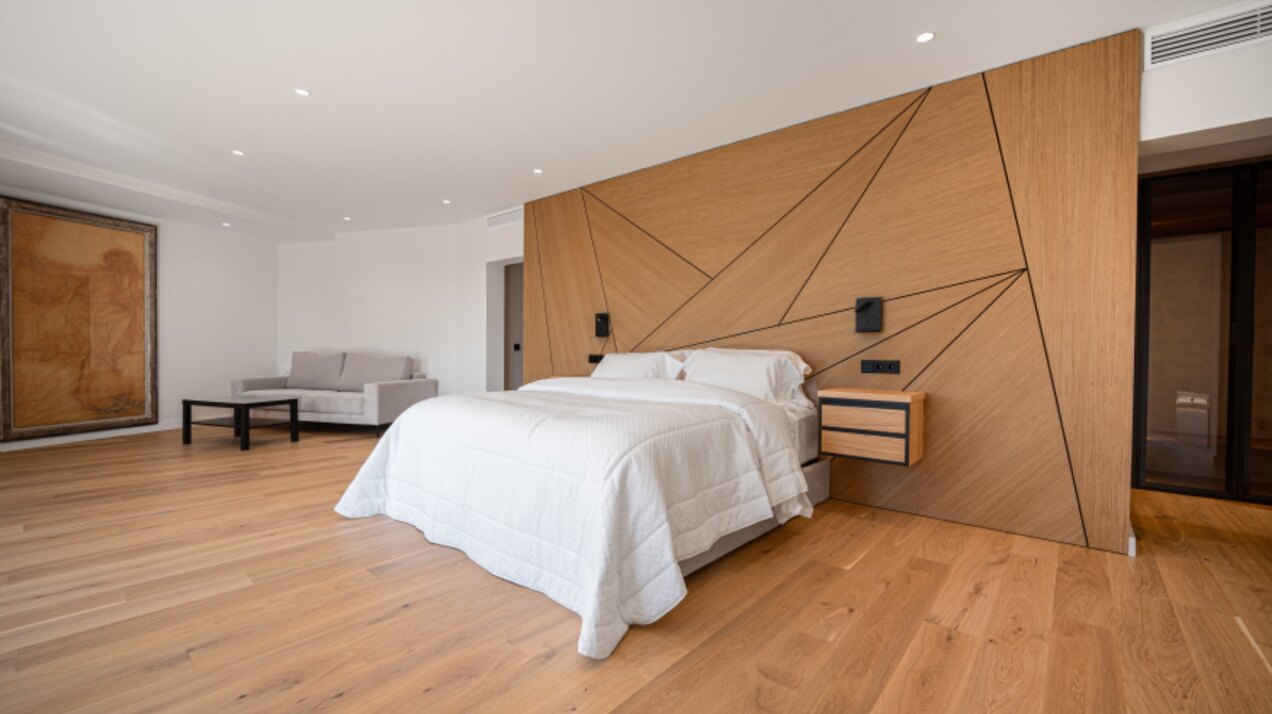 This villa, a masterclass in simplistic chic and sophisticated modernity, is a true gem in Nagueles
