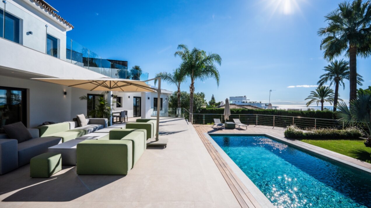 This villa, a masterclass in simplistic chic and sophisticated modernity, is a true gem in Nagueles