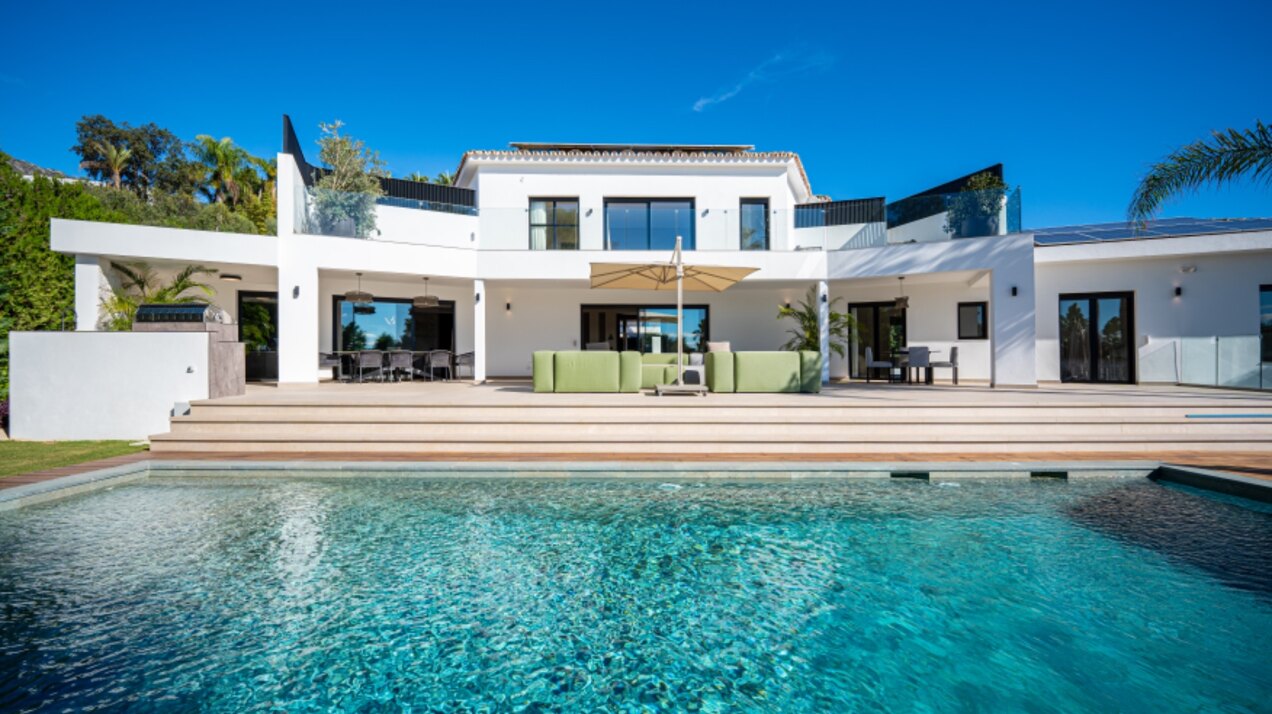 This villa, a masterclass in simplistic chic and sophisticated modernity, is a true gem in Nagueles