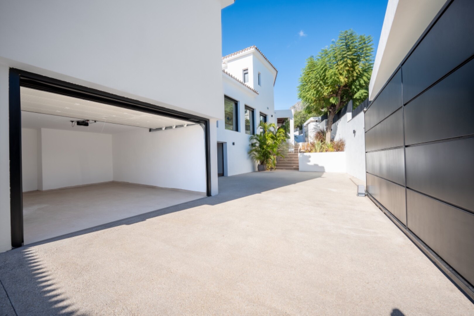 This villa, a masterclass in simplistic chic and sophisticated modernity, is a true gem in Nagueles