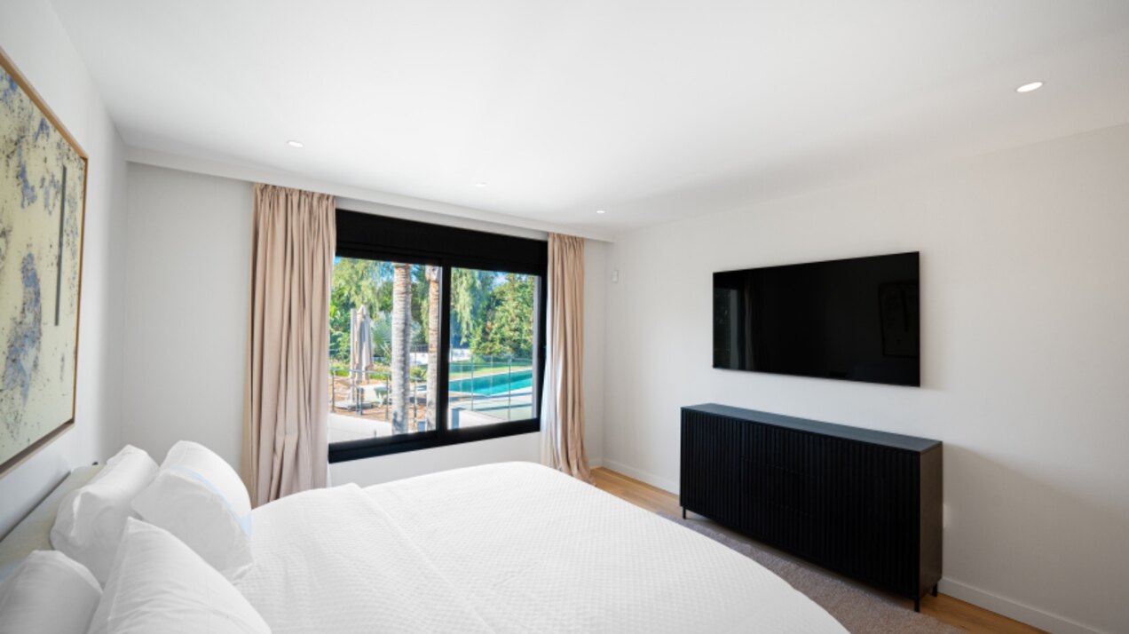 This villa, a masterclass in simplistic chic and sophisticated modernity, is a true gem in Nagueles