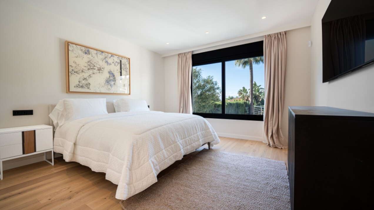 This villa, a masterclass in simplistic chic and sophisticated modernity, is a true gem in Nagueles
