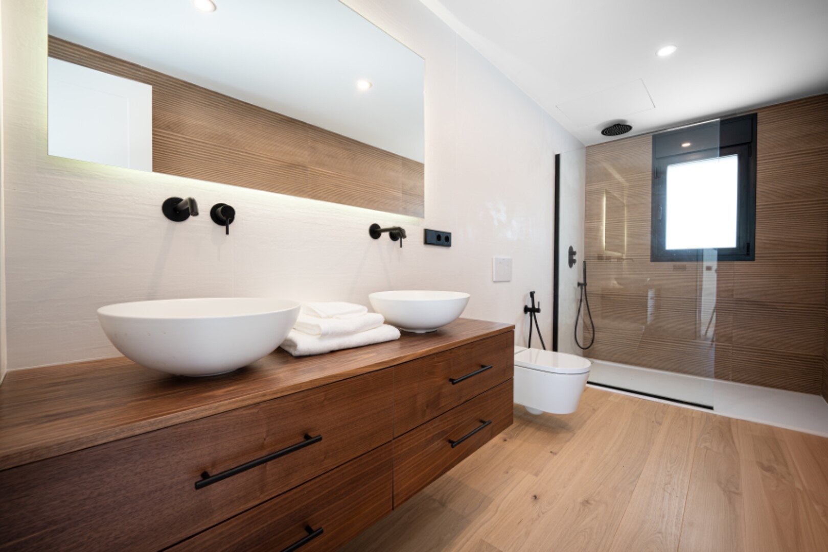 This villa, a masterclass in simplistic chic and sophisticated modernity, is a true gem in Nagueles