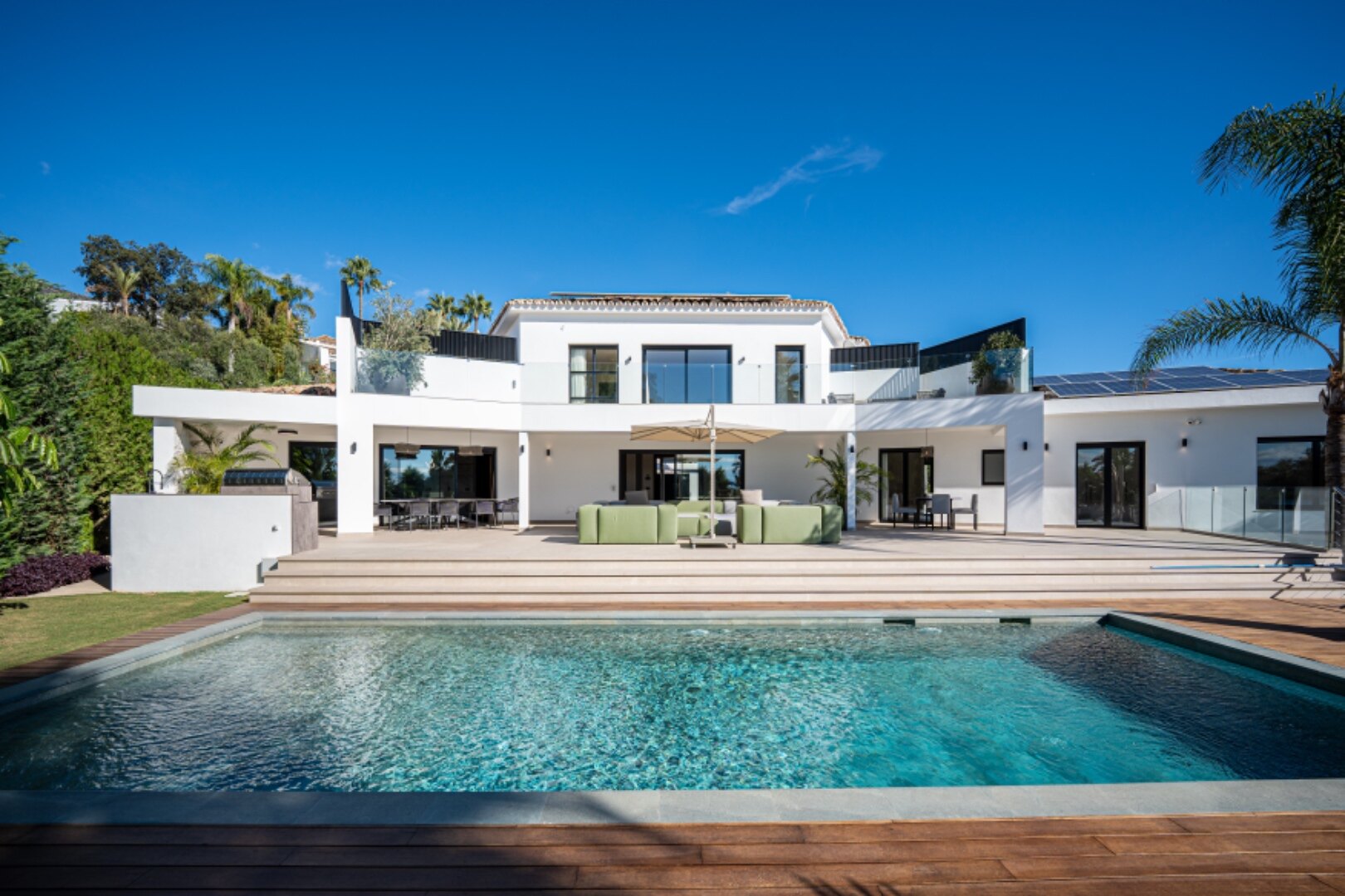 This villa, a masterclass in simplistic chic and sophisticated modernity, is a true gem in Nagueles