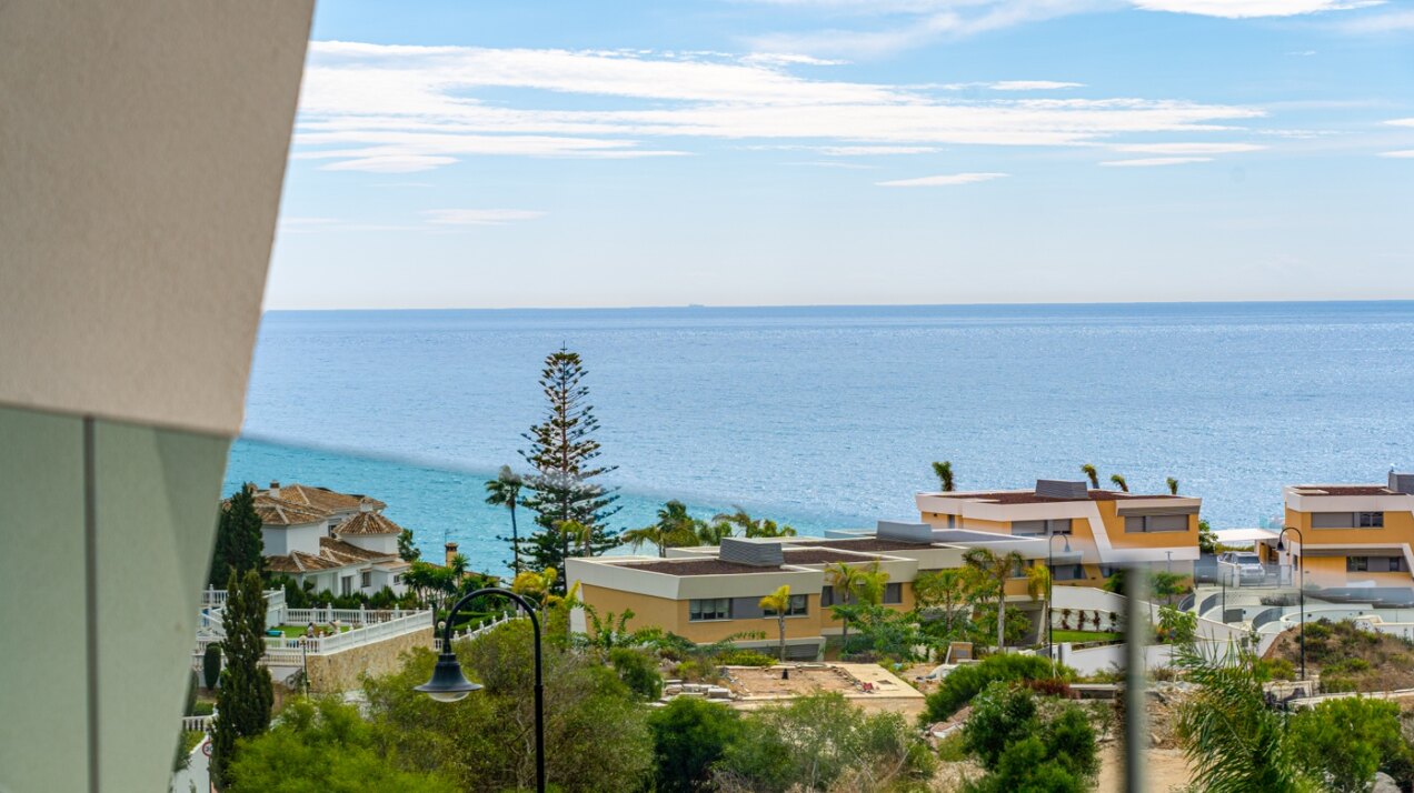Walking distance to the beach and golf, this elegant townhouse will captivate and enthrall