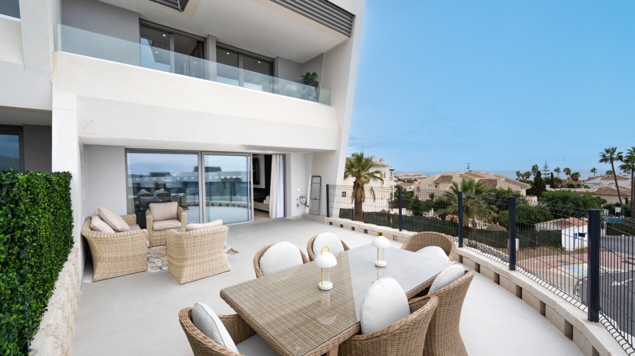 Walking distance to the beach and golf, this elegant townhouse will captivate and enthrall