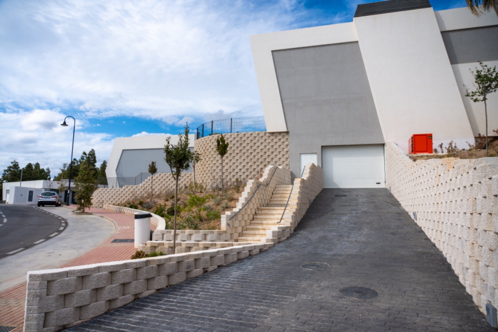 Walking distance to the beach and golf, this elegant townhouse will captivate and enthrall