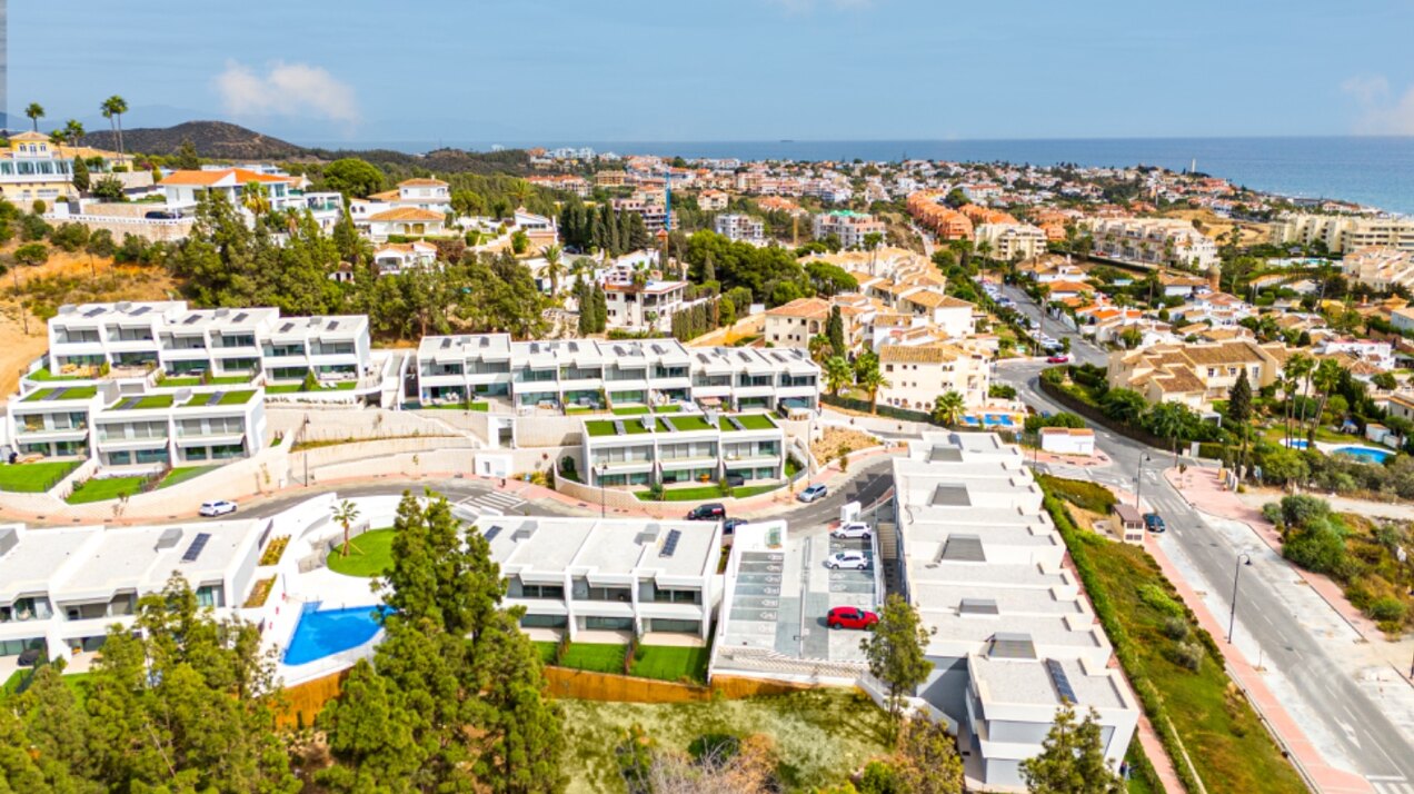 Walking distance to the beach and golf, this elegant townhouse will captivate and enthrall