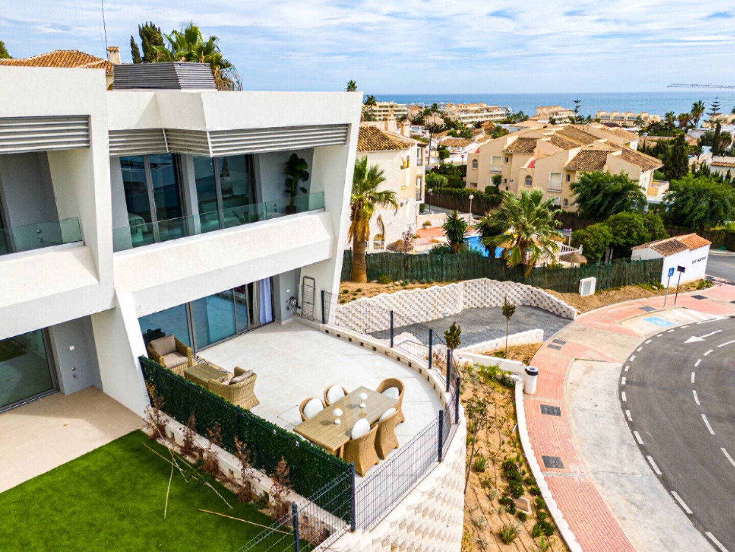 Walking distance to the beach and golf, this elegant townhouse will captivate and enthrall