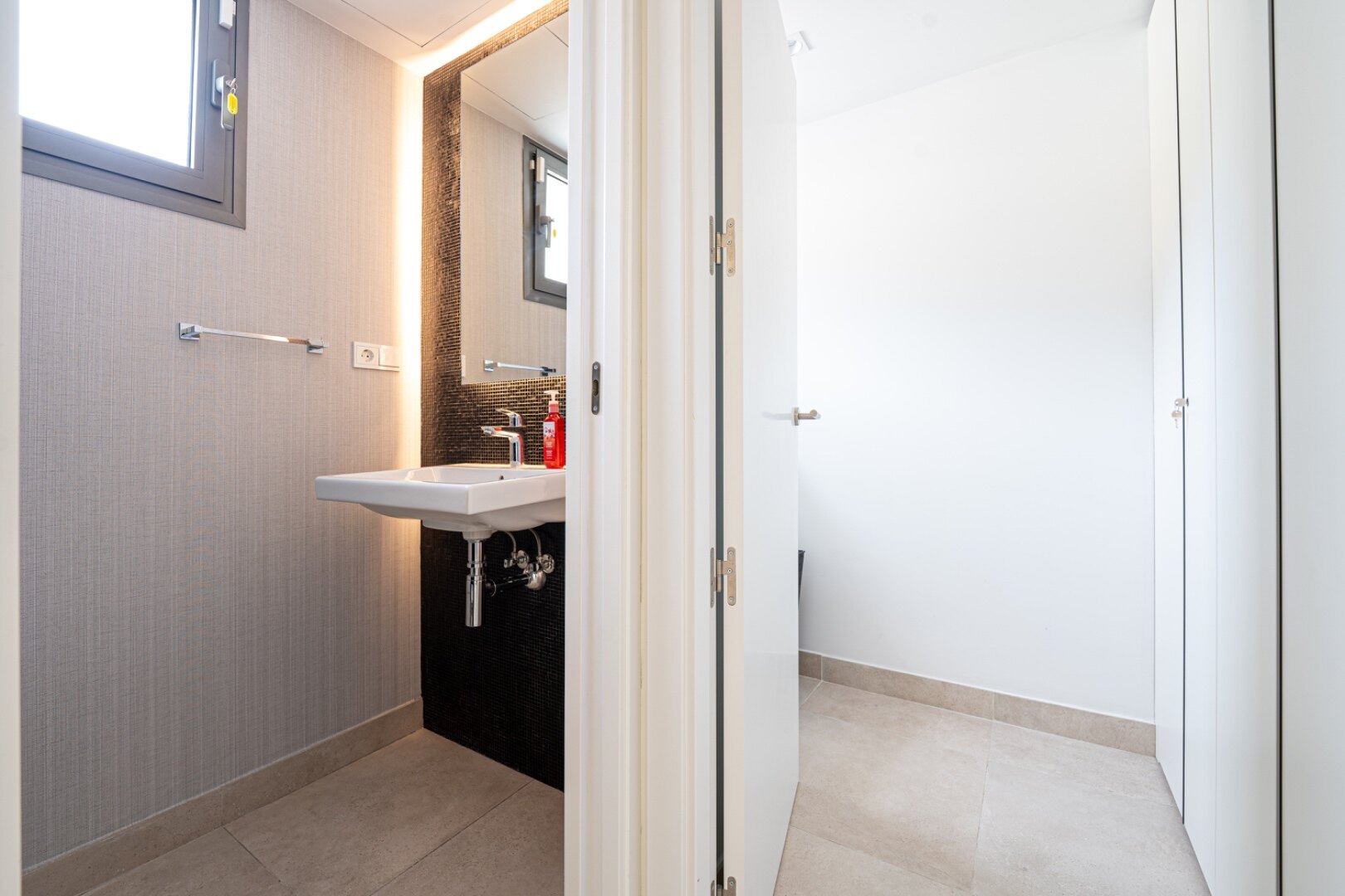 Walking distance to the beach and golf, this elegant townhouse will captivate and enthrall