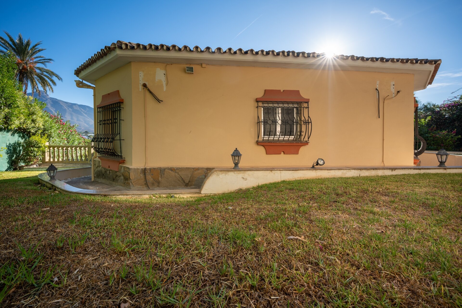 Project with license in prime location of Nueva Andalucia with views to La Concha