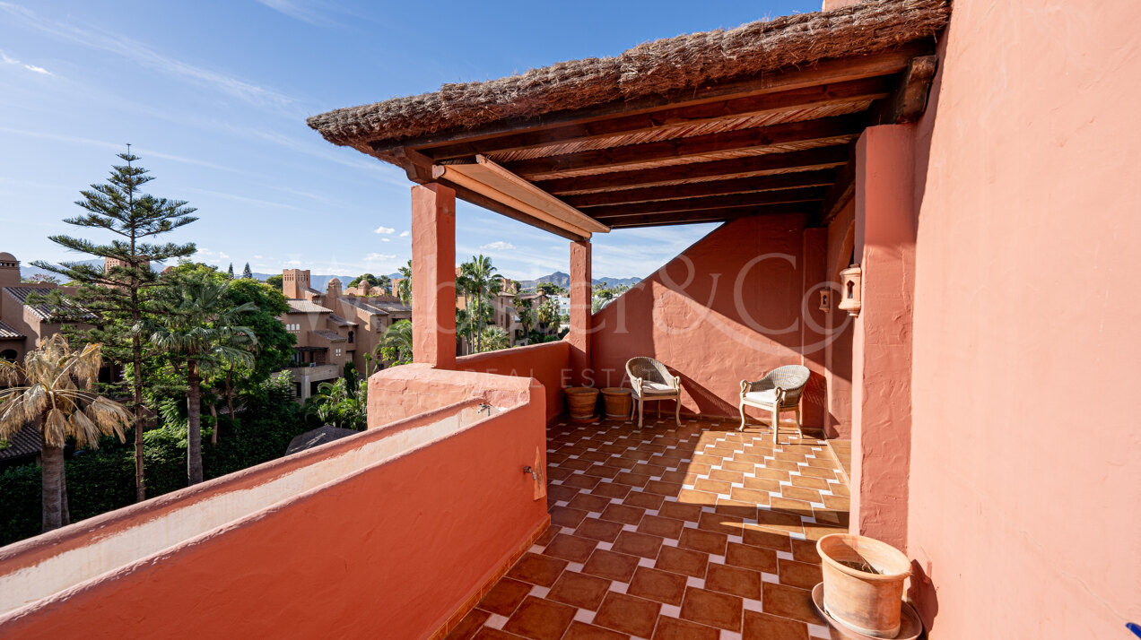 Penthouse Alhambra - Exquisite Duplex in San Pedro