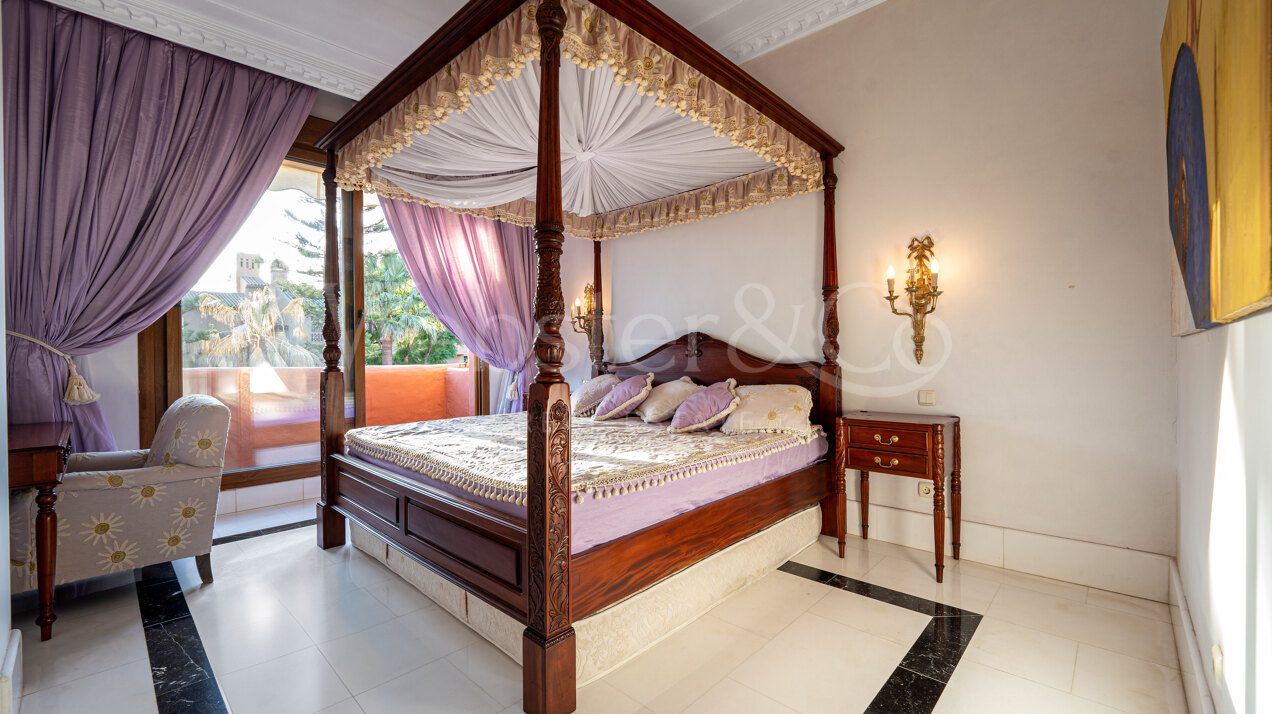 Penthouse Alhambra - Exquisite Duplex in San Pedro