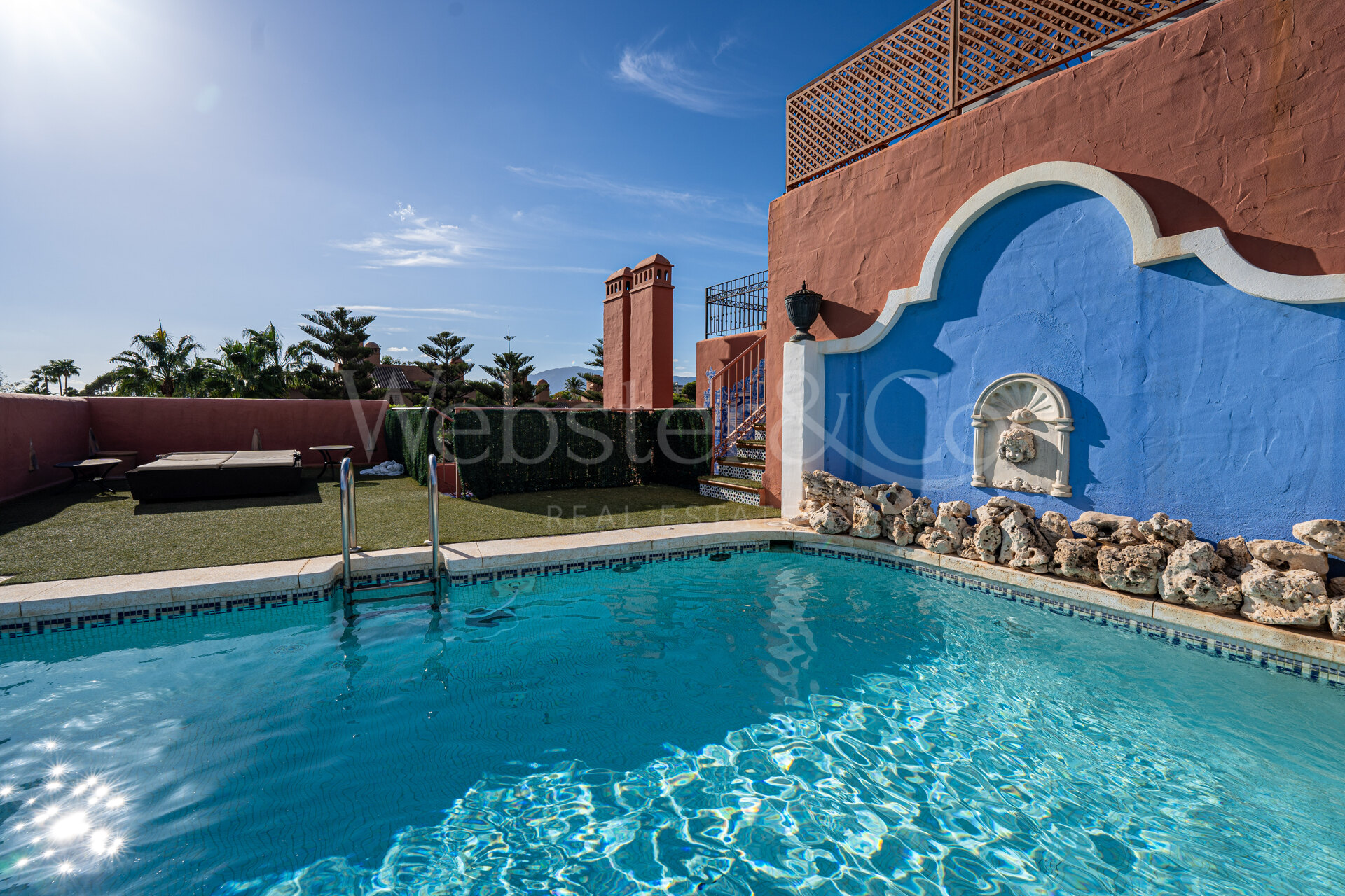 Penthouse Alhambra - Exquisite Duplex in San Pedro