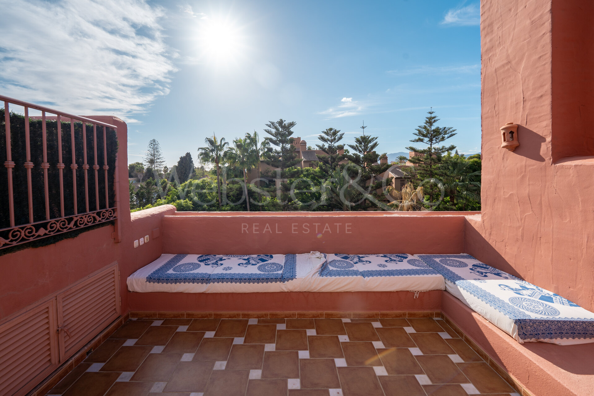 Penthouse Alhambra - Exquisite Duplex in San Pedro