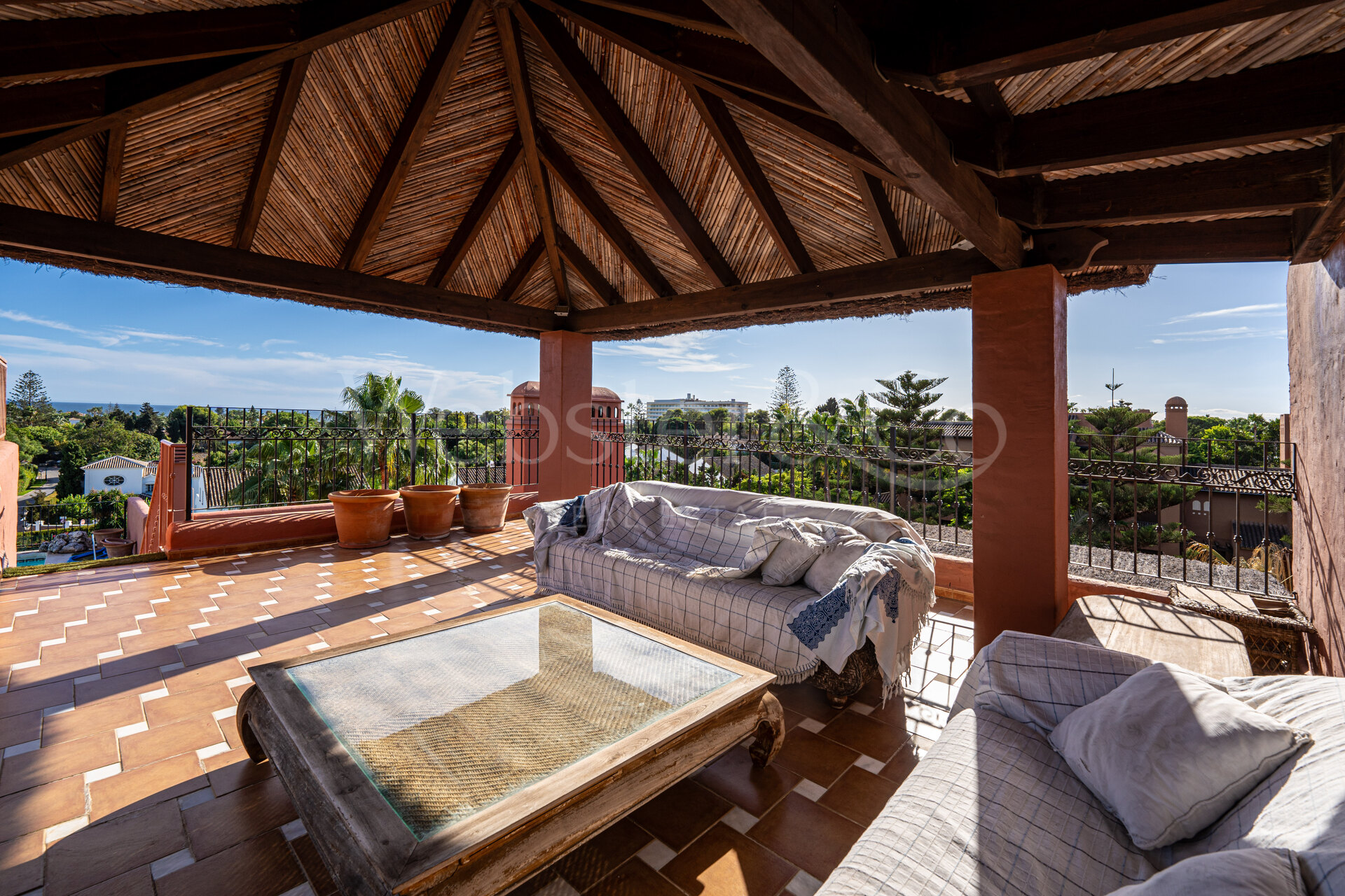 Penthouse Alhambra - Exquisite Duplex in San Pedro