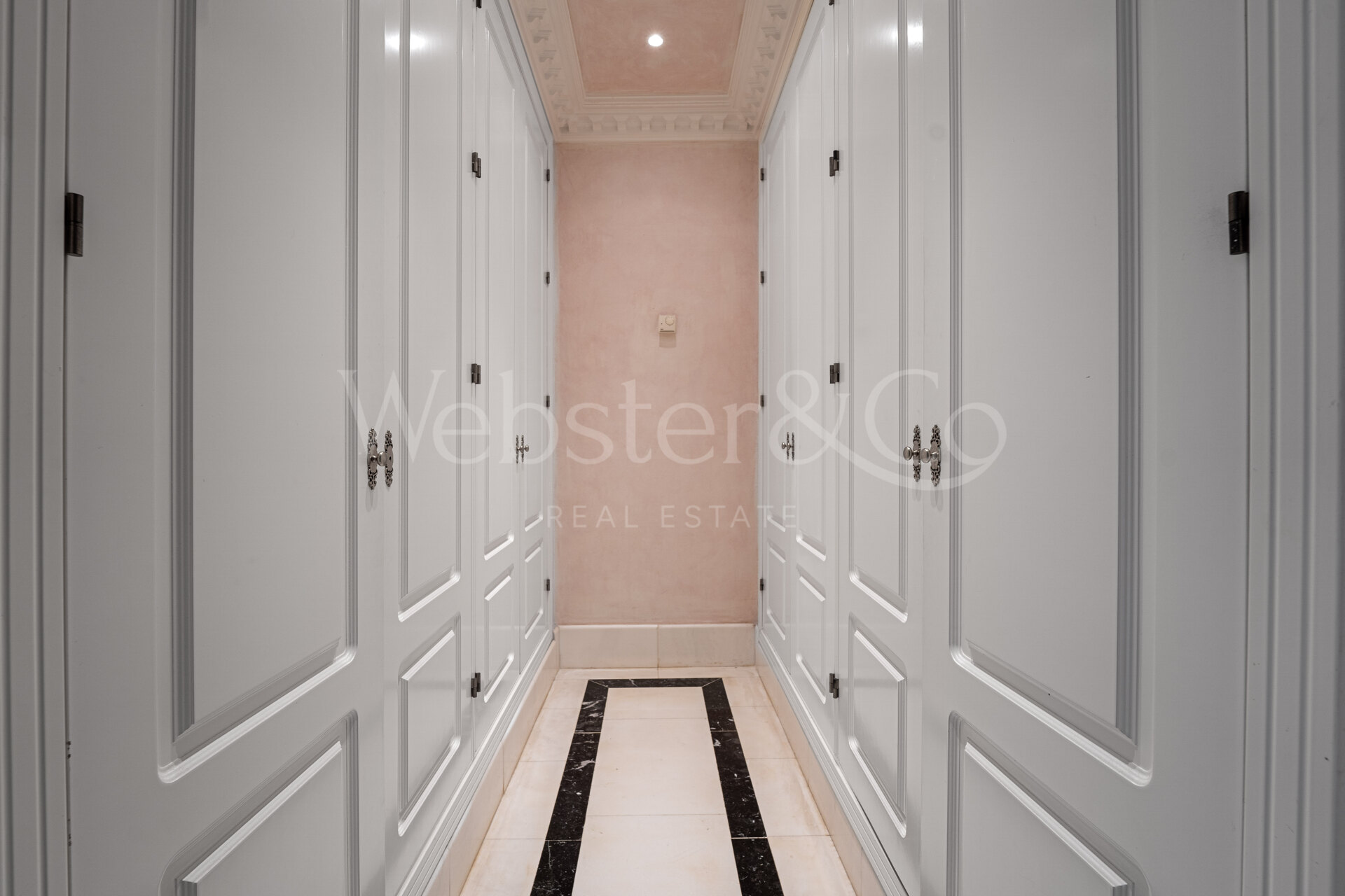 Penthouse Alhambra - Exquisite Duplex in San Pedro