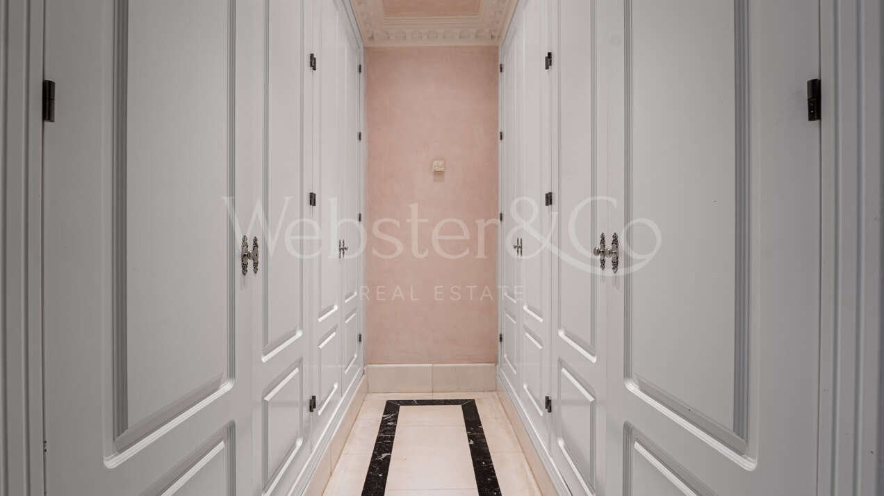 Penthouse Alhambra - Exquisite Duplex in San Pedro