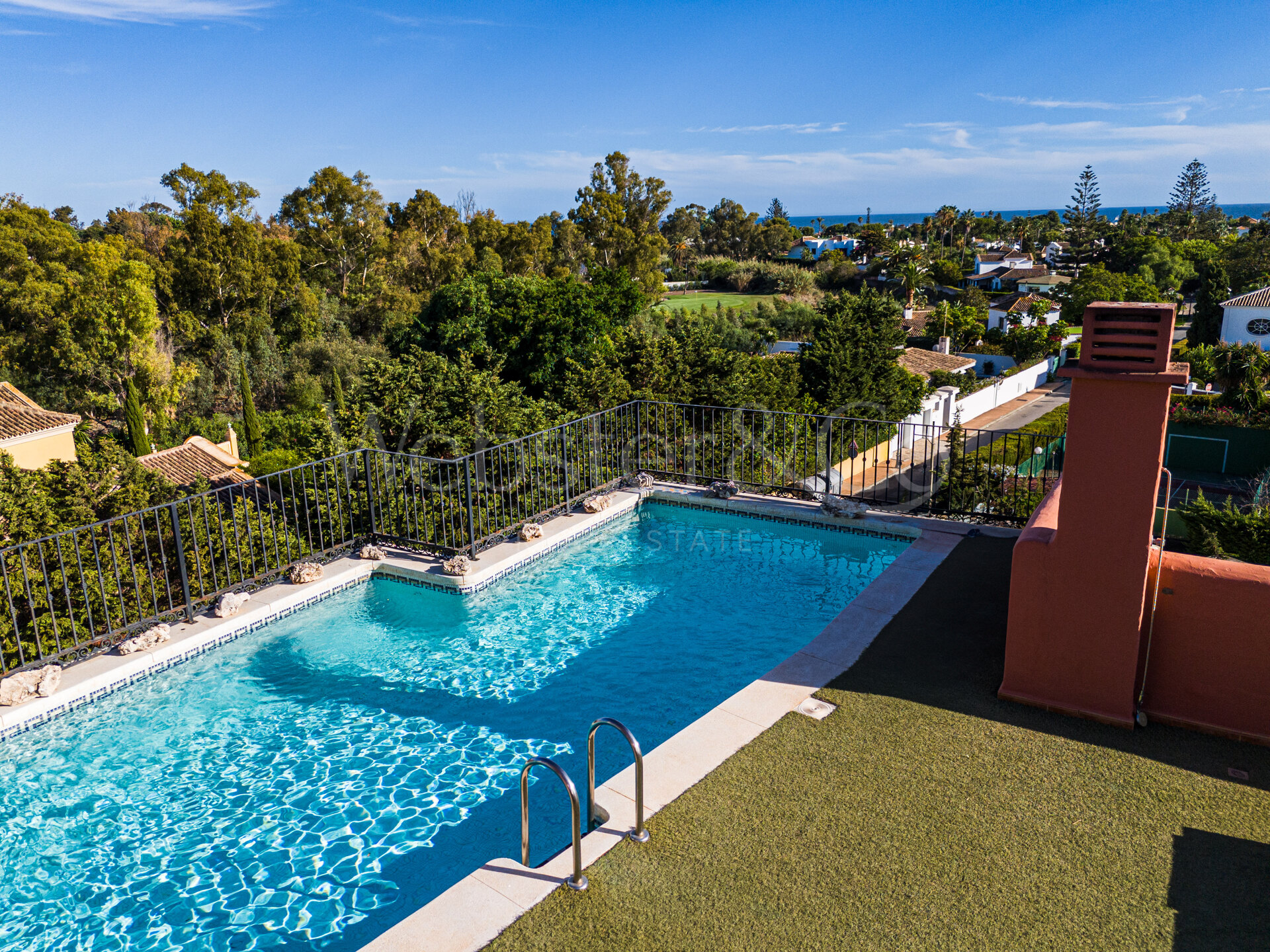 Penthouse Alhambra - Exquisite Duplex in San Pedro