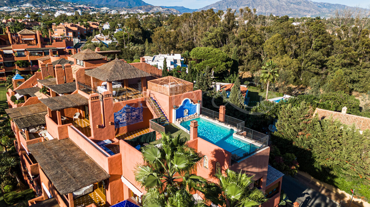 Penthouse Alhambra - Exquisite Duplex in San Pedro