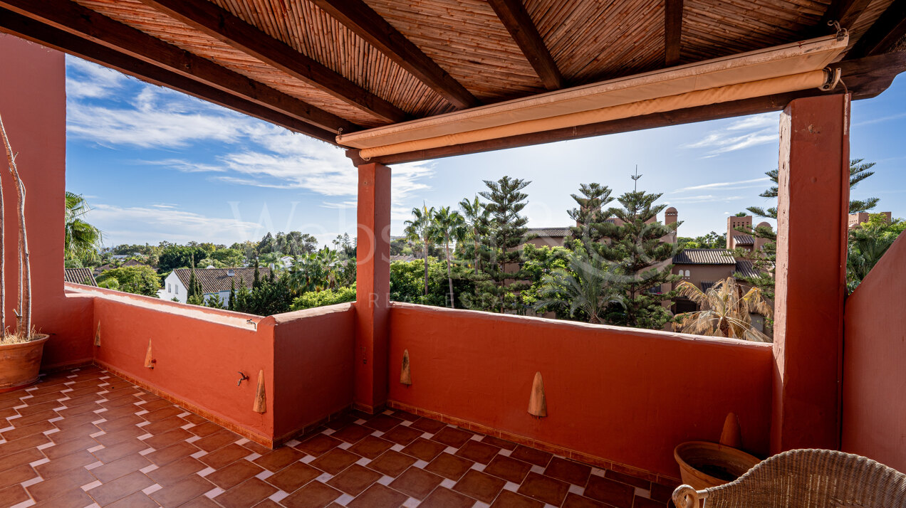 Penthouse Alhambra - Exquisite Duplex in San Pedro