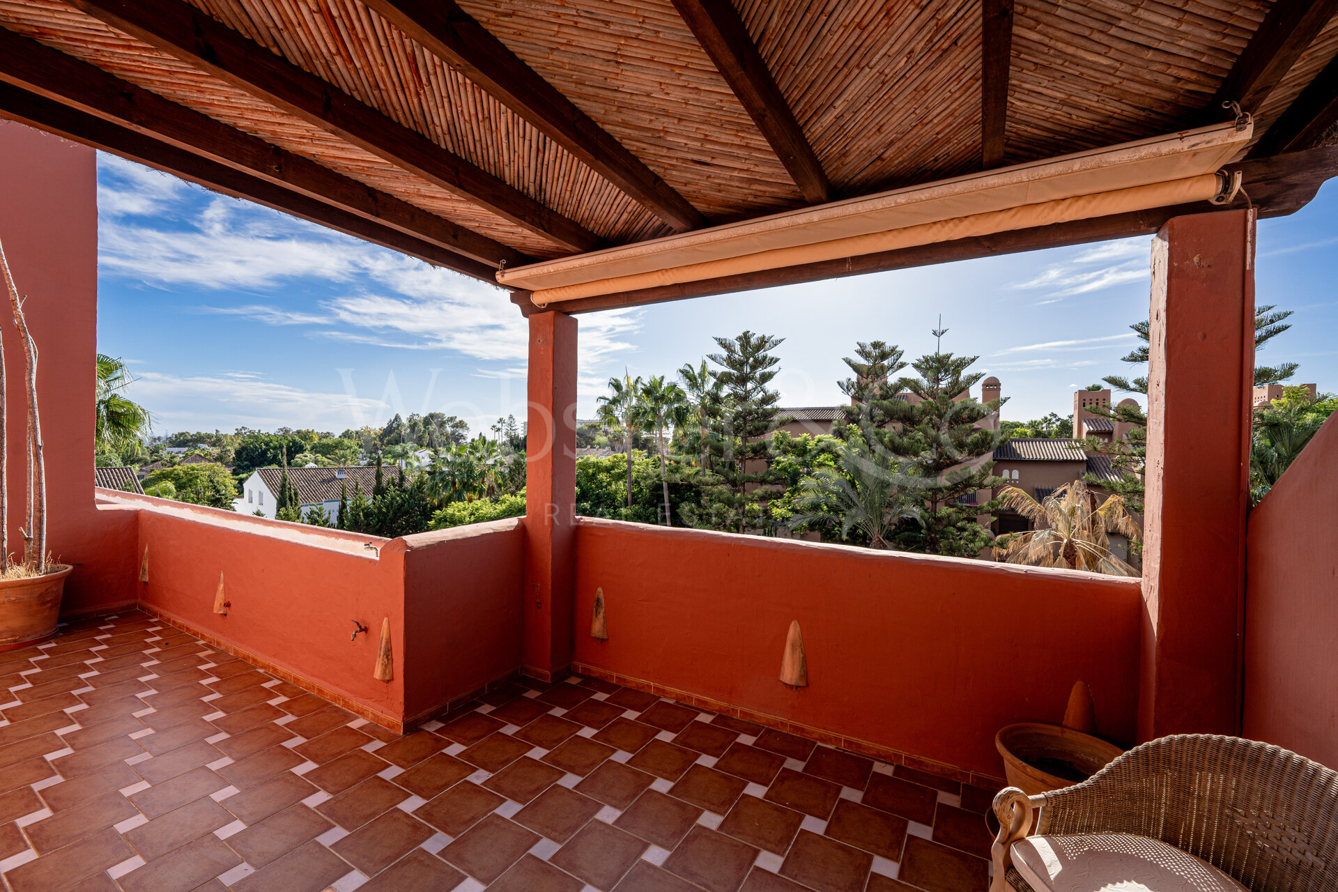 Penthouse Alhambra - Exquisite Duplex in San Pedro