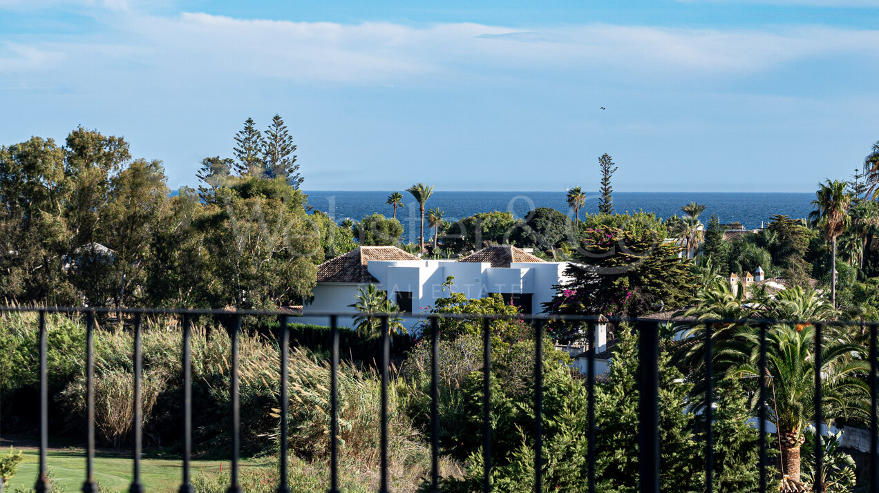 Penthouse Alhambra - Exquisite Duplex in San Pedro