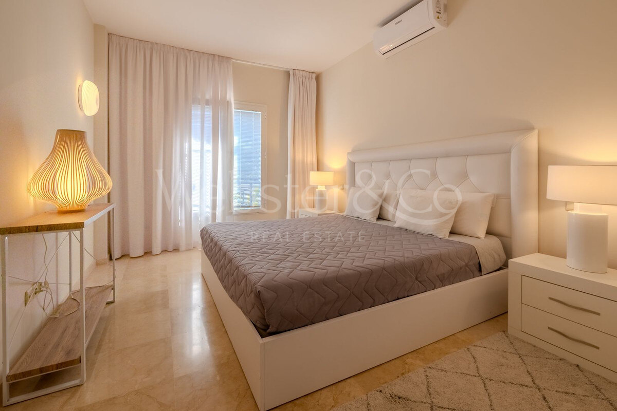 Descubre una villa llena de luz, diseño y sofisticación