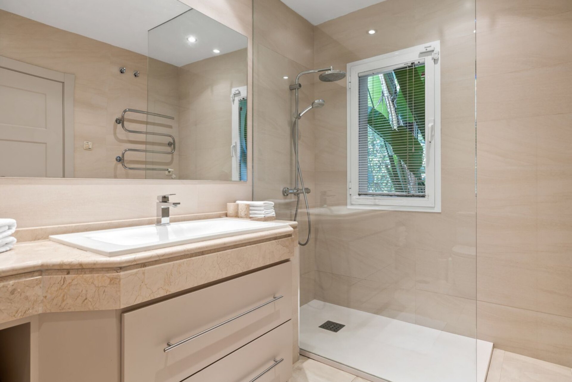 Modern impressive 4 bedroom villa is eager for you to discover its innate style and elegance.
