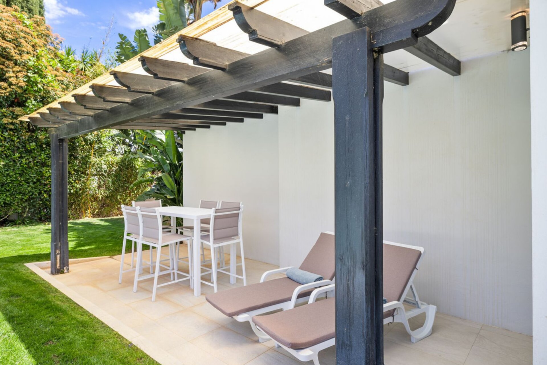 Modern impressive 4 bedroom villa is eager for you to discover its innate style and elegance.